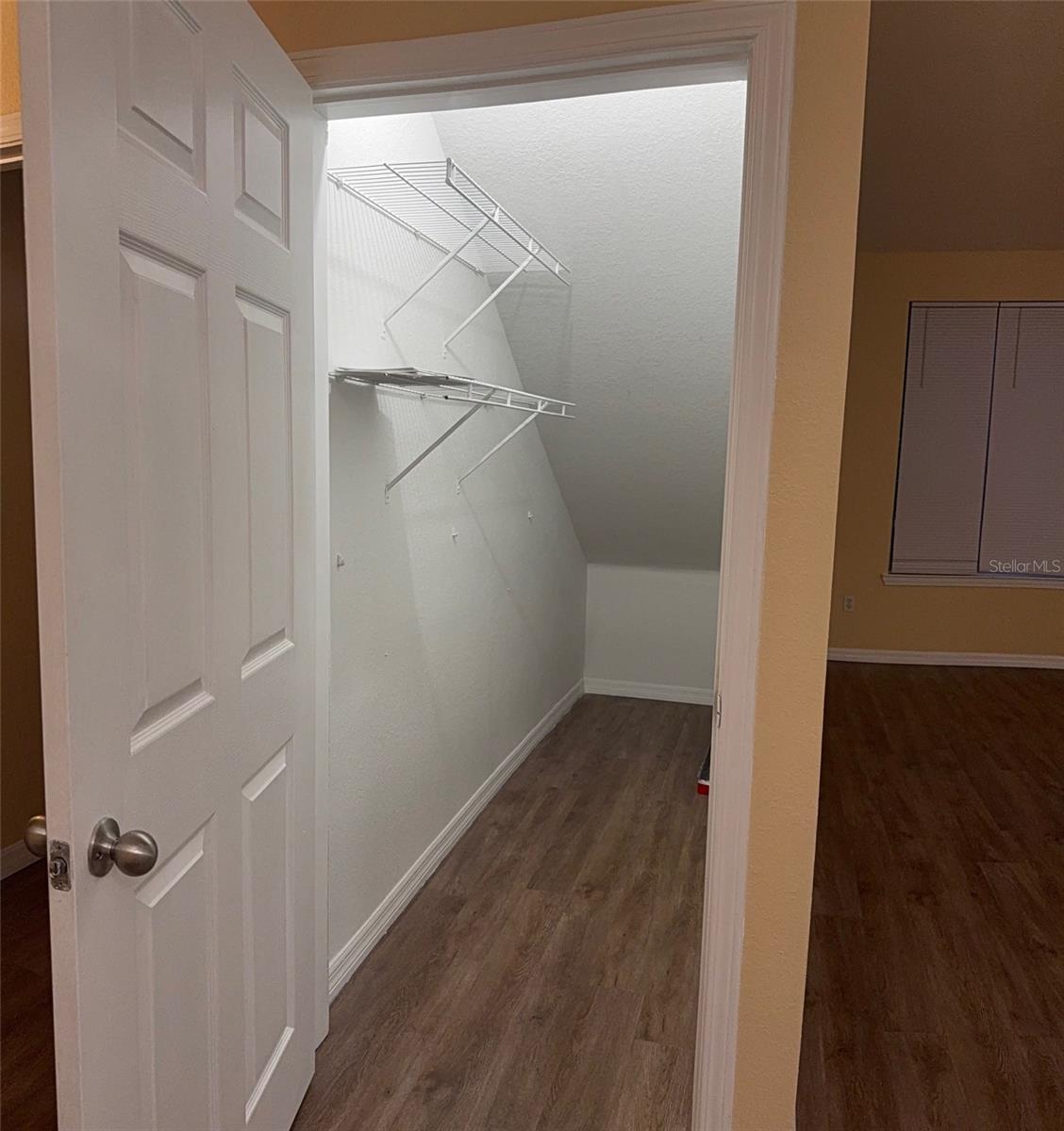 Image 14 of 39 For 9093 Lee Vista Boulevard 903