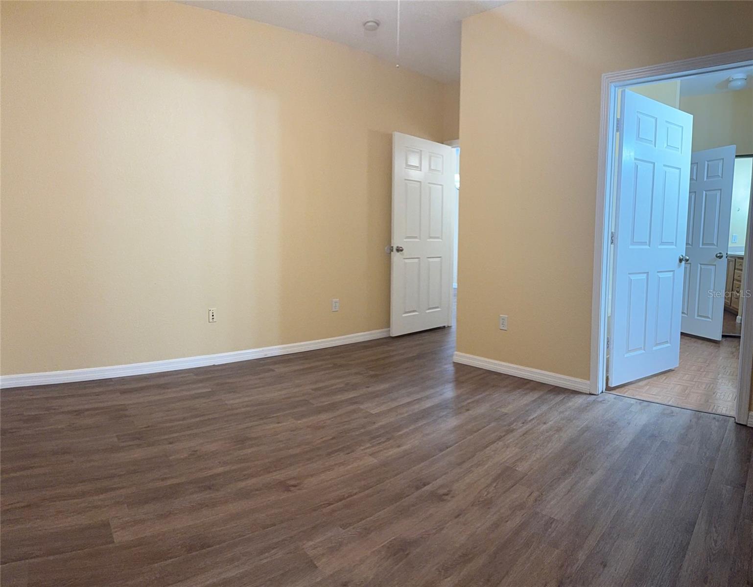 Image 18 of 39 For 9093 Lee Vista Boulevard 903
