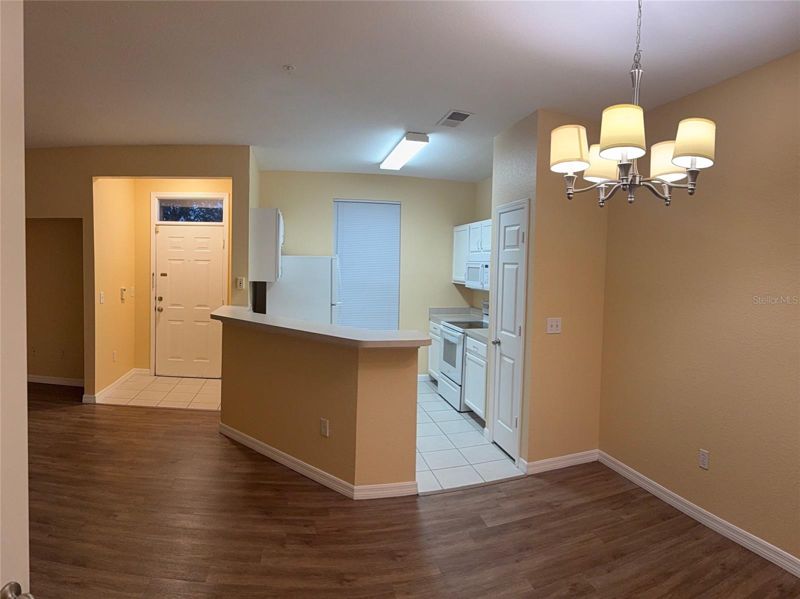 Image 8 of 39 For 9093 Lee Vista Boulevard 903