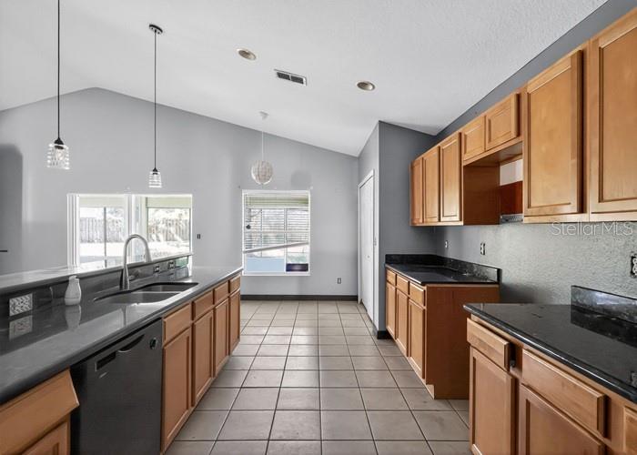 Image 11 of 21 For 2016 Newtown Road