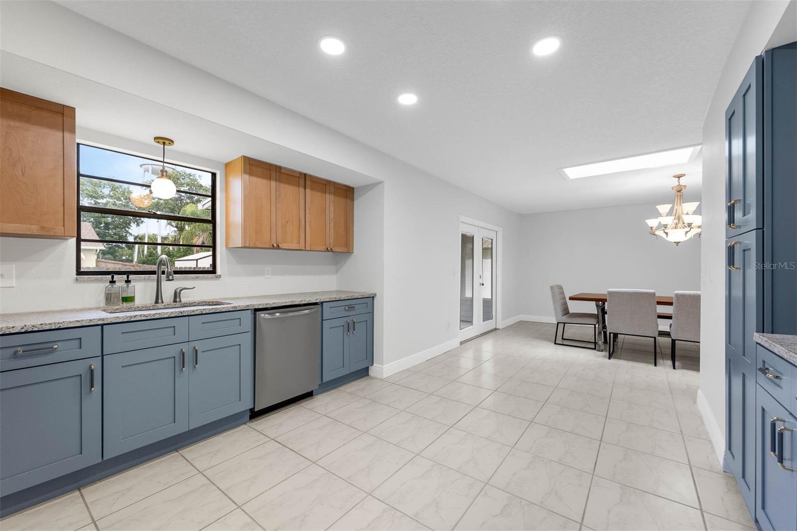 Image 18 of 47 For 2025 Mango Tree Drive
