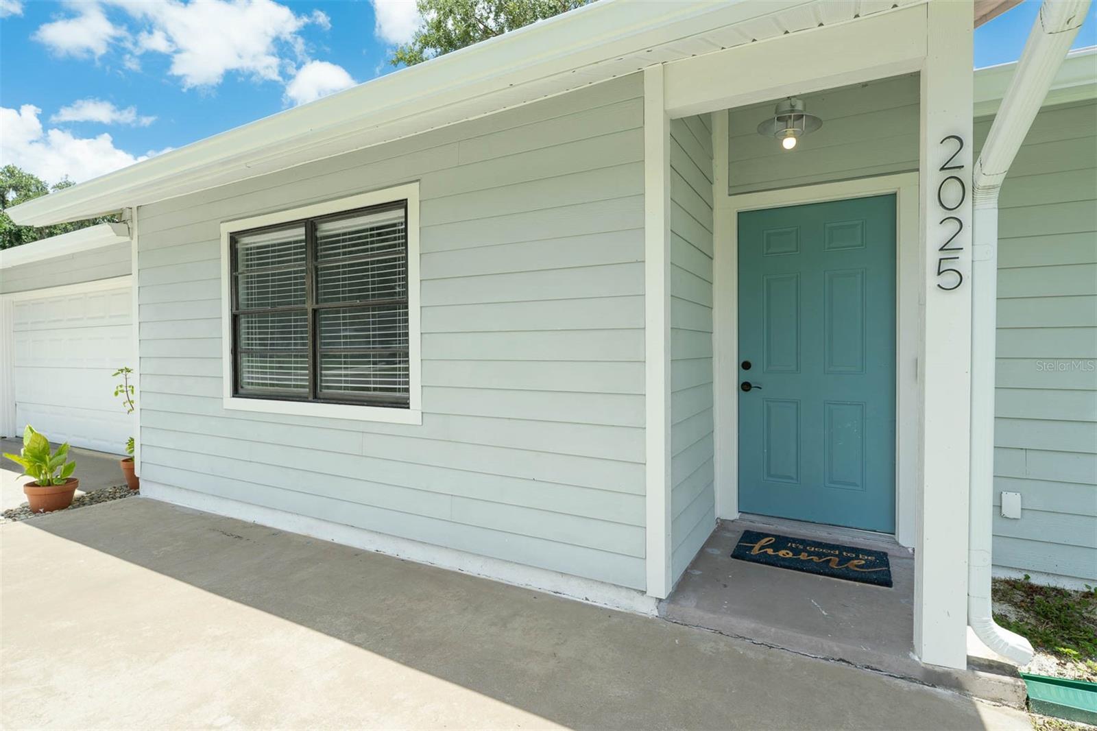 Image 4 of 47 For 2025 Mango Tree Drive