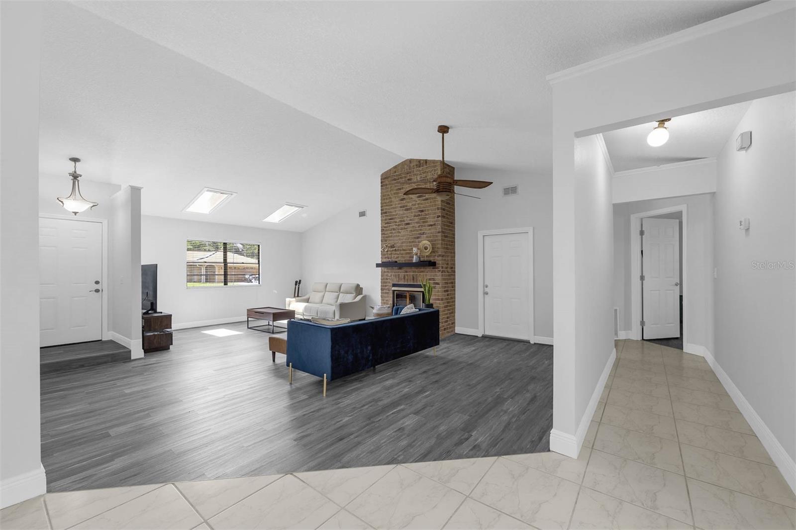 Image 5 of 47 For 2025 Mango Tree Drive