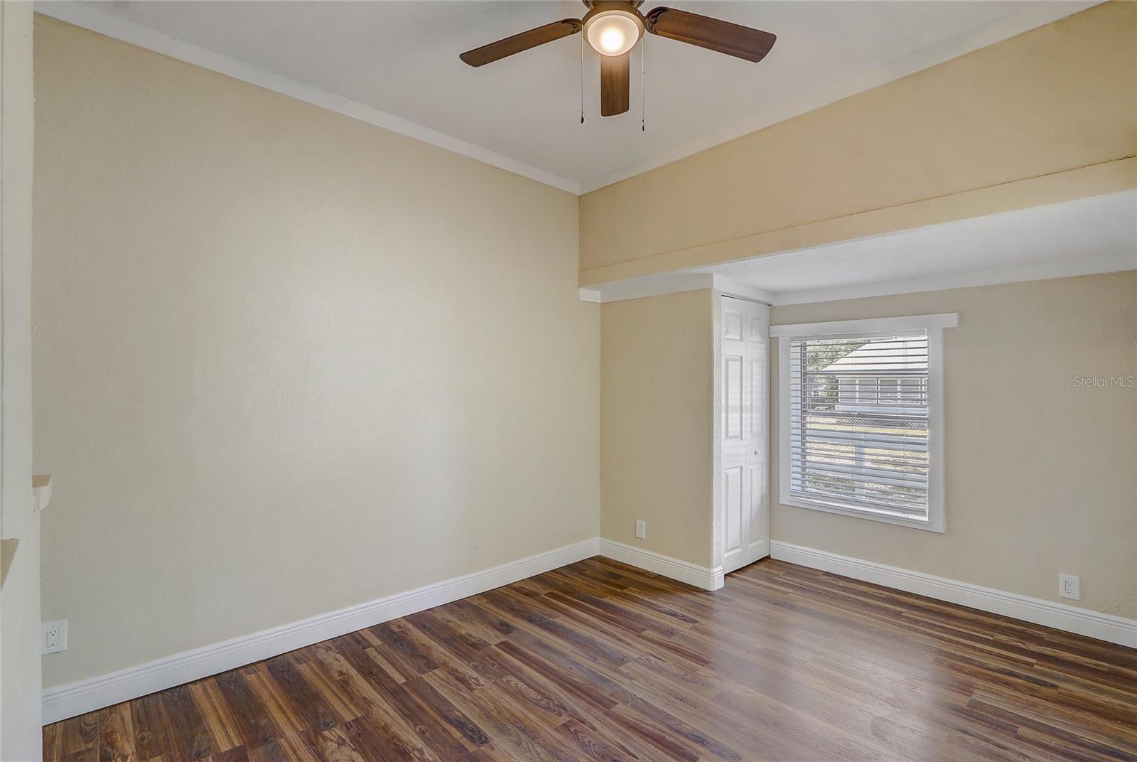 Image 16 of 25 For 246 Oak Avenue