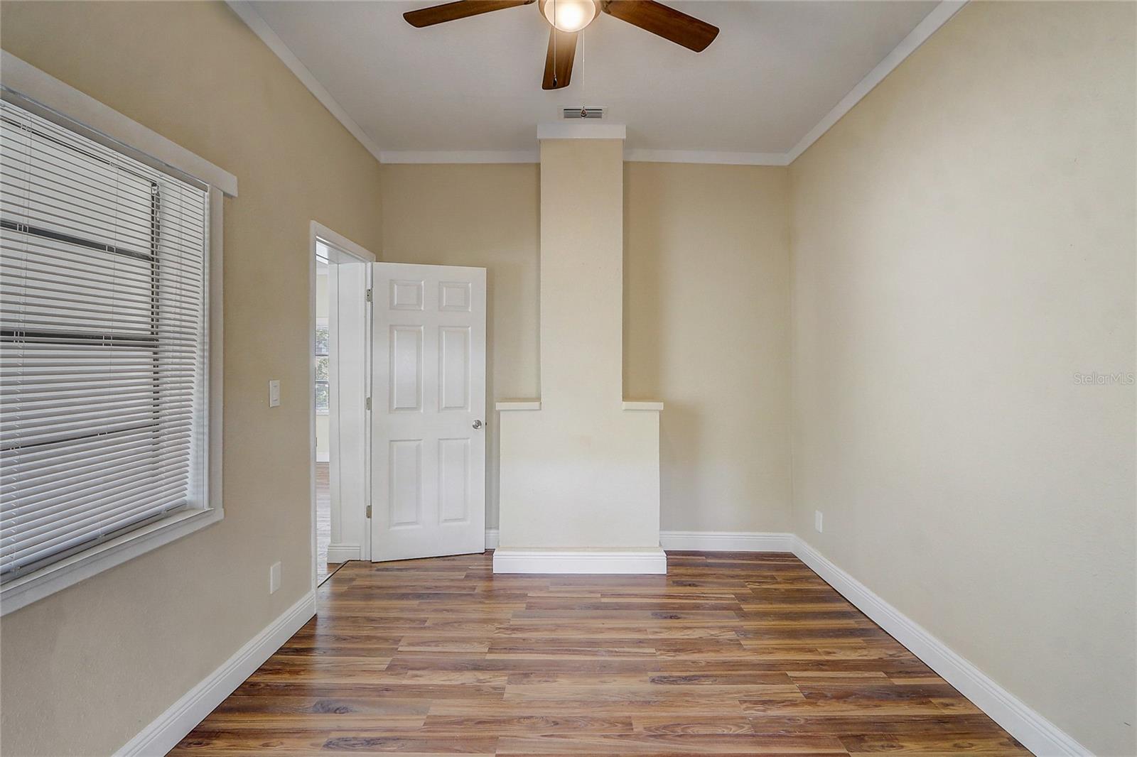 Image 17 of 25 For 246 Oak Avenue