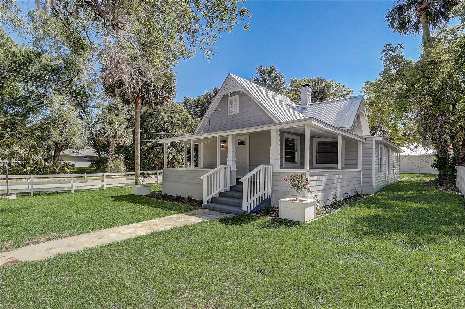 Image 3 of 25 For 246 Oak Avenue