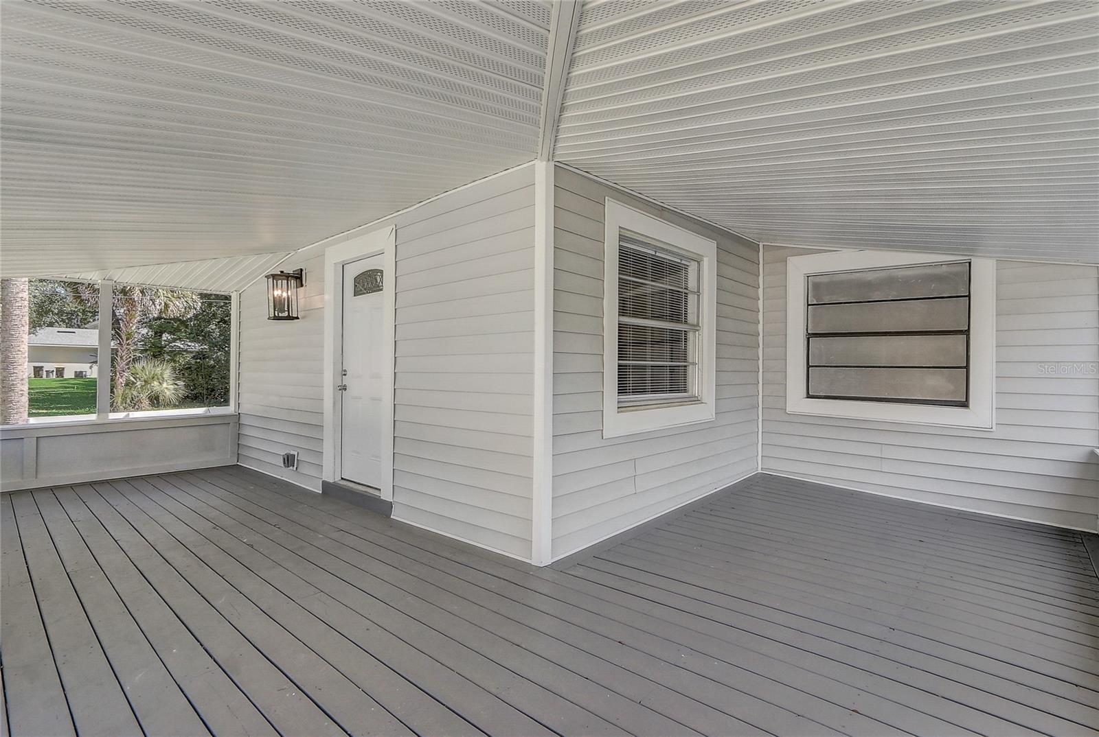 Image 4 of 25 For 246 Oak Avenue