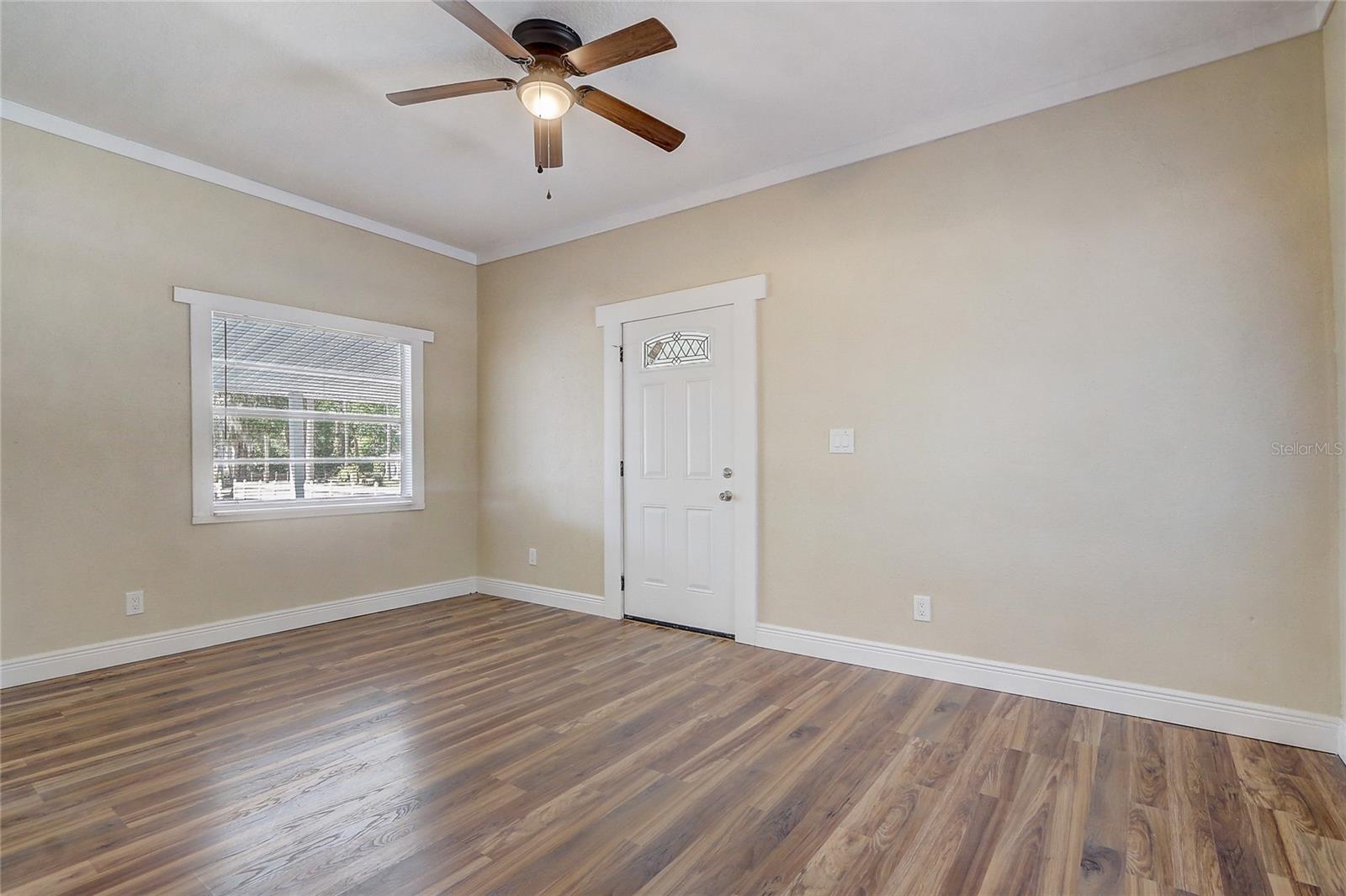 Image 6 of 25 For 246 Oak Avenue