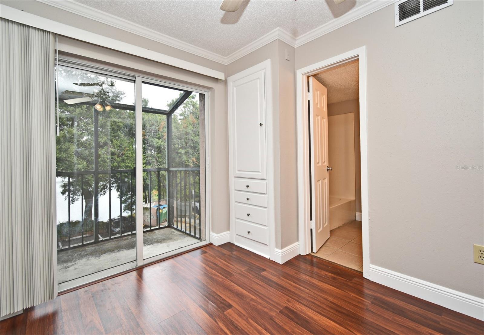 Image 19 of 35 For 133 Oyster Bay Circle 320