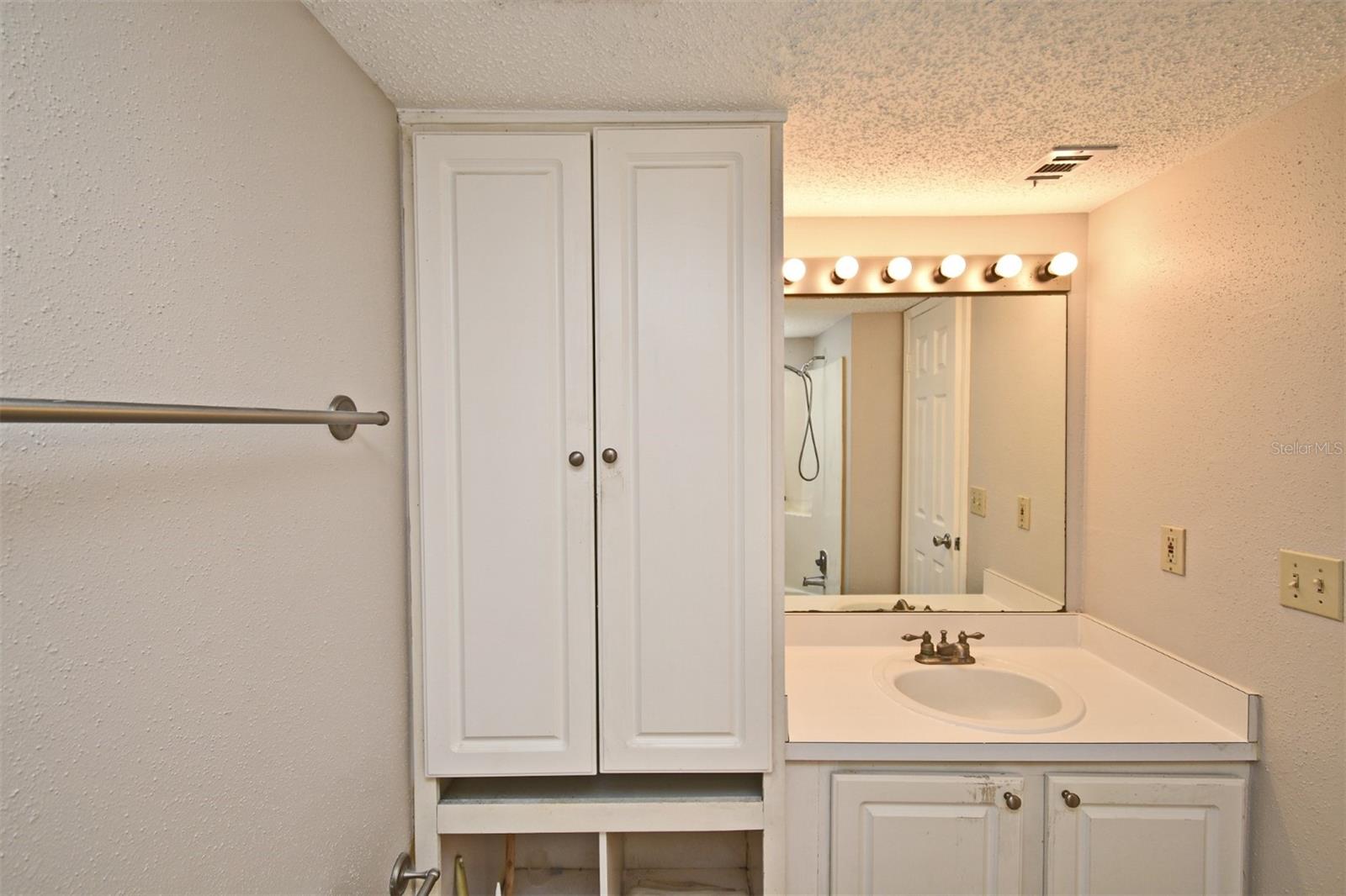 Image 25 of 35 For 133 Oyster Bay Circle 320