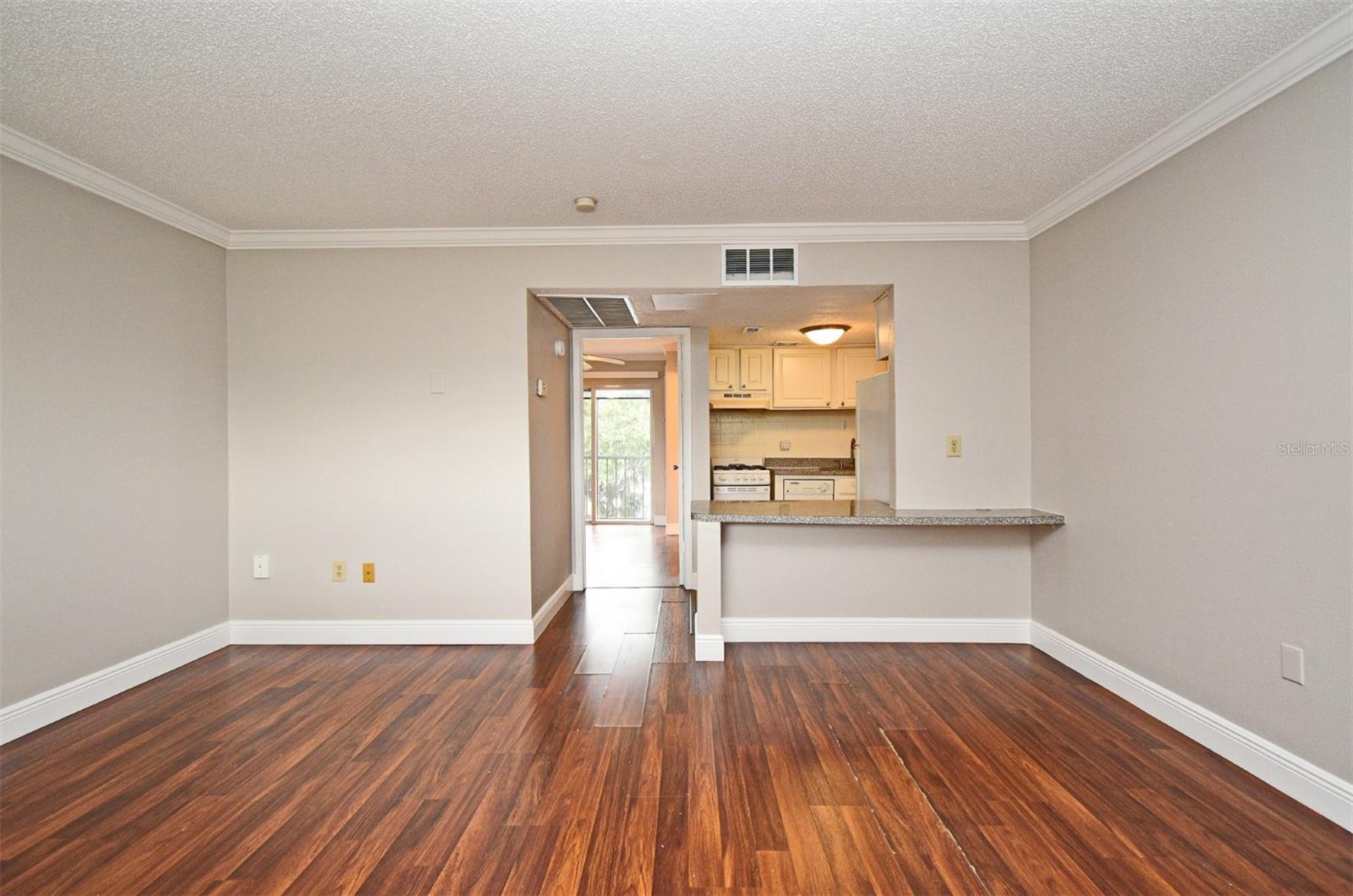 Image 9 of 35 For 133 Oyster Bay Circle 320