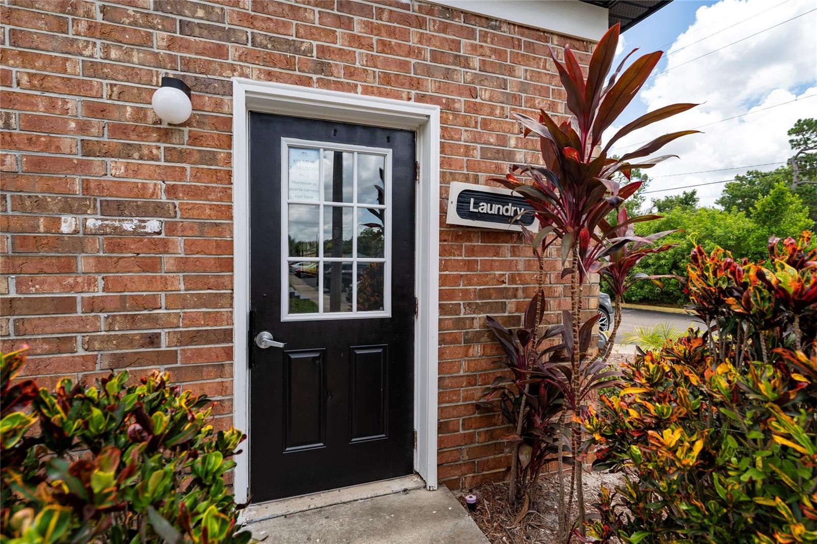 Image 13 of 17 For 5317 Curry Ford Road 10