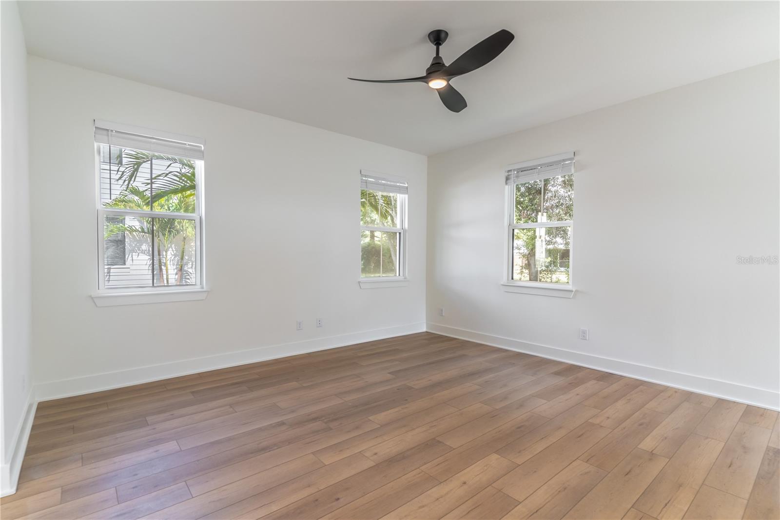 Image 14 of 15 For 1323 Weber Street