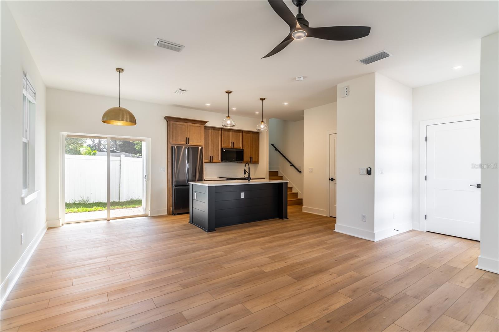 Image 3 of 15 For 1323 Weber Street