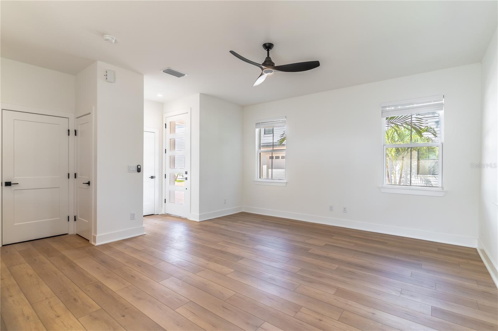 Image 5 of 15 For 1323 Weber Street