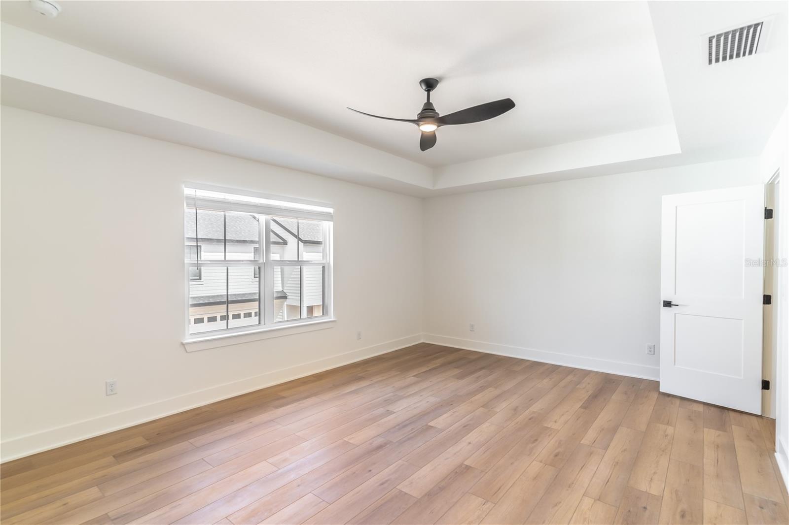 Image 9 of 15 For 1323 Weber Street