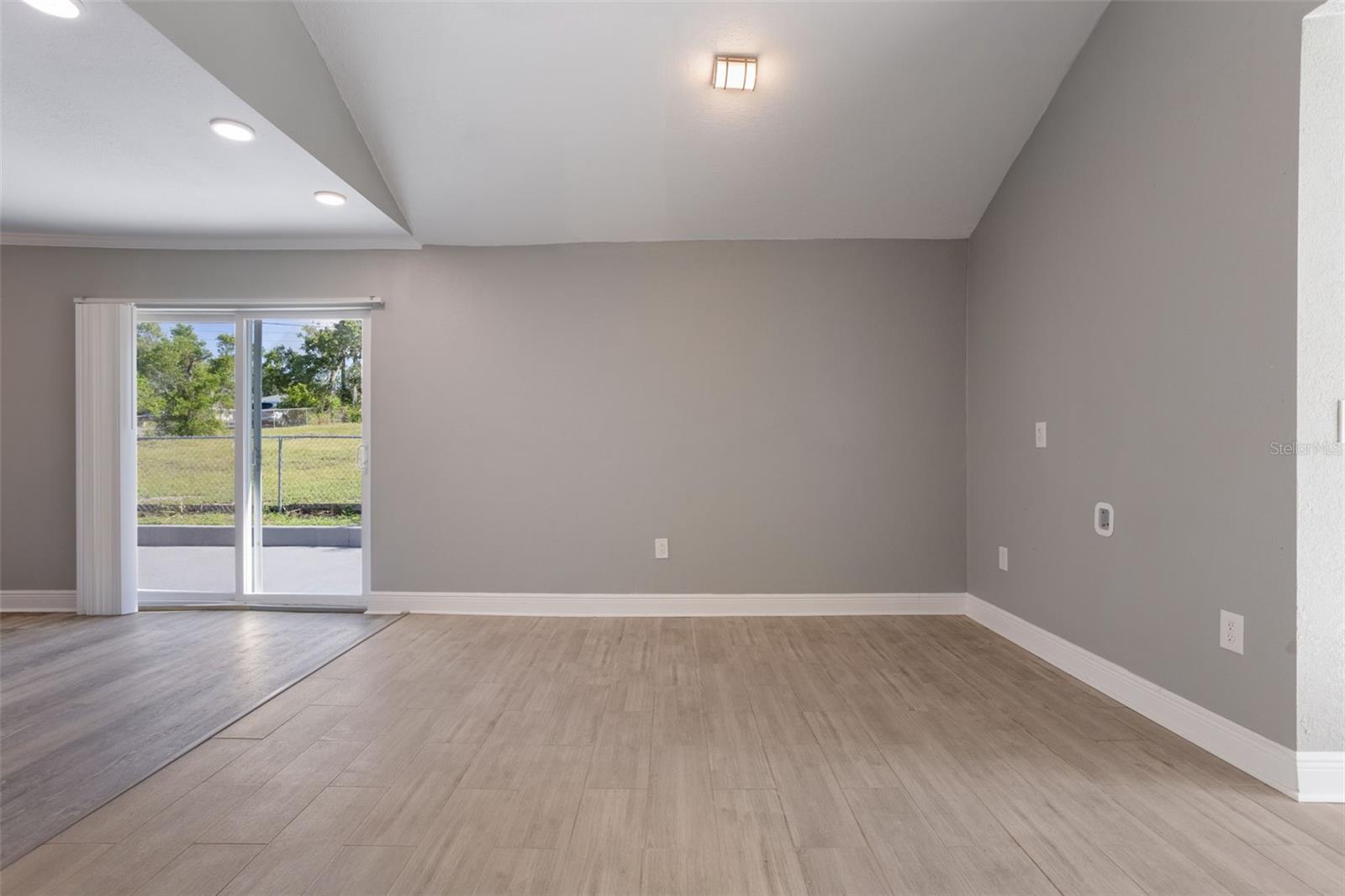 Image 11 of 43 For 421 2nd Street