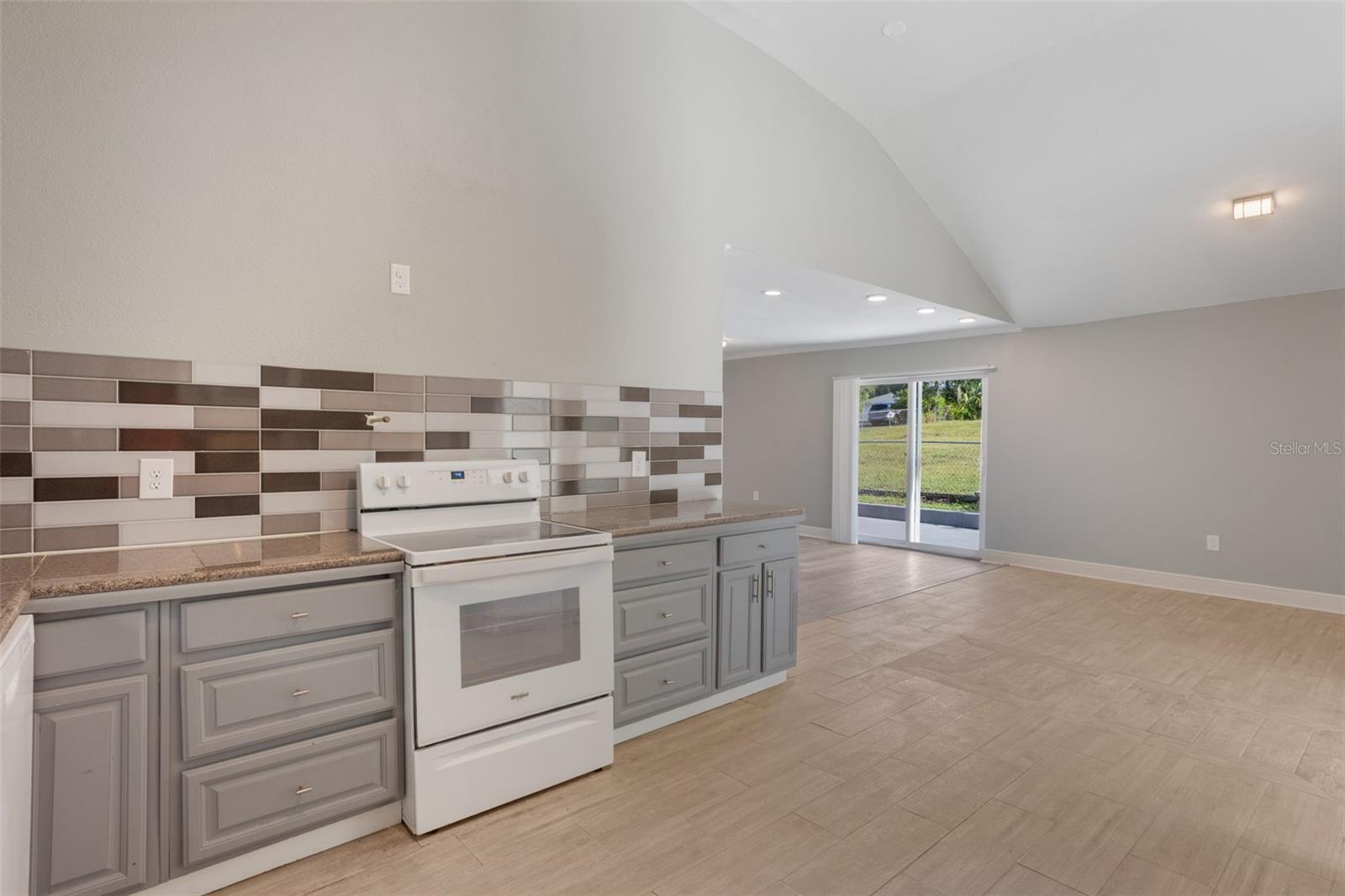 Image 15 of 43 For 421 2nd Street