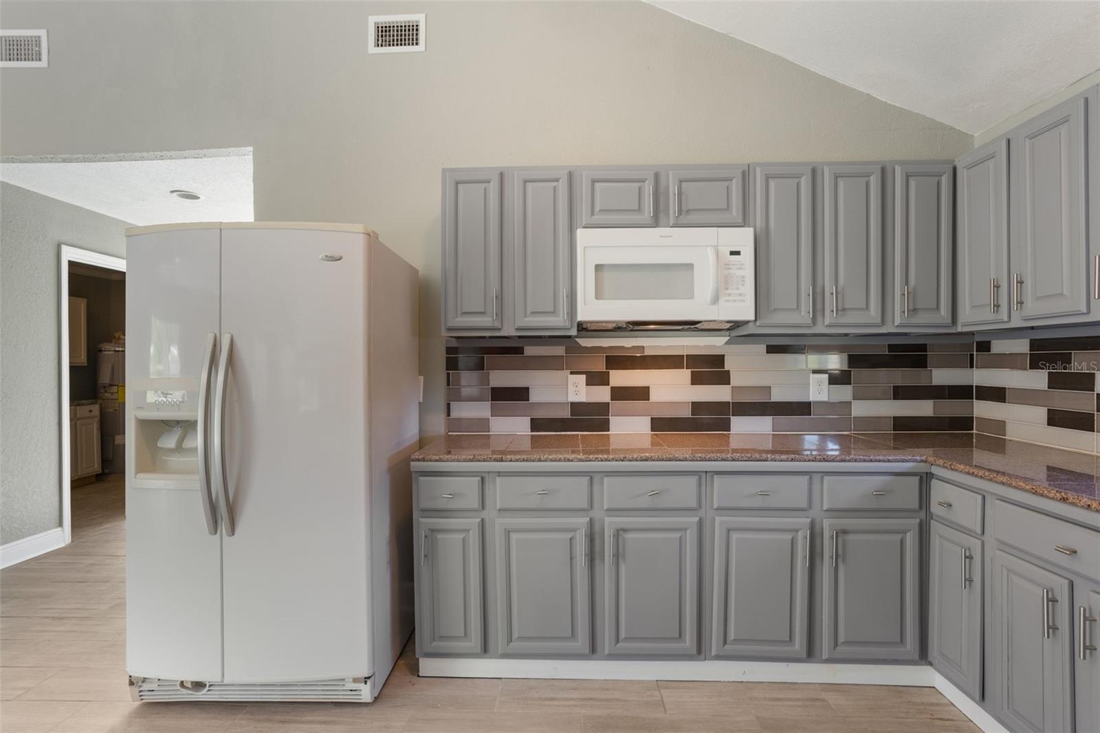 Image 16 of 43 For 421 2nd Street