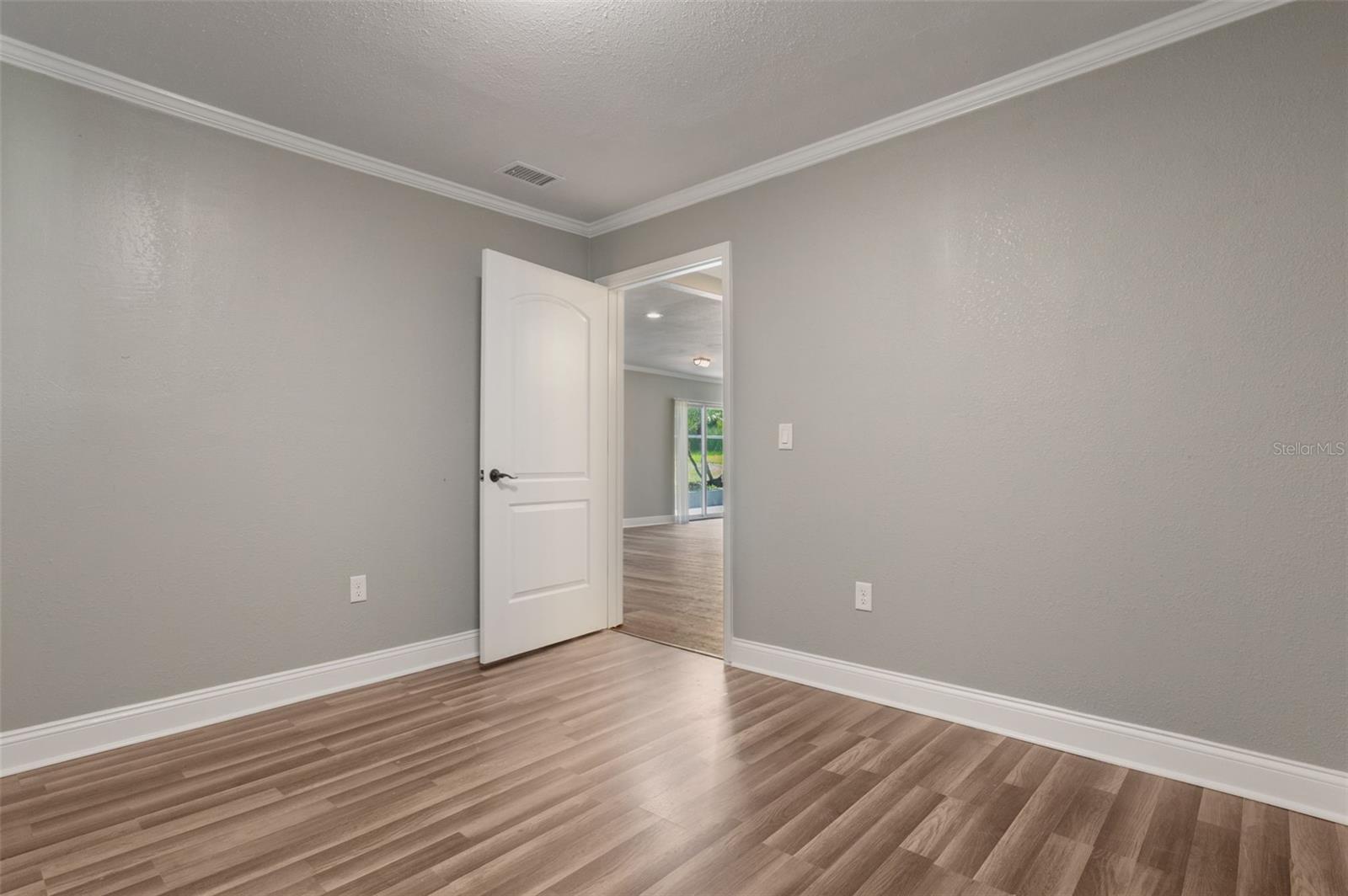 Image 21 of 43 For 421 2nd Street