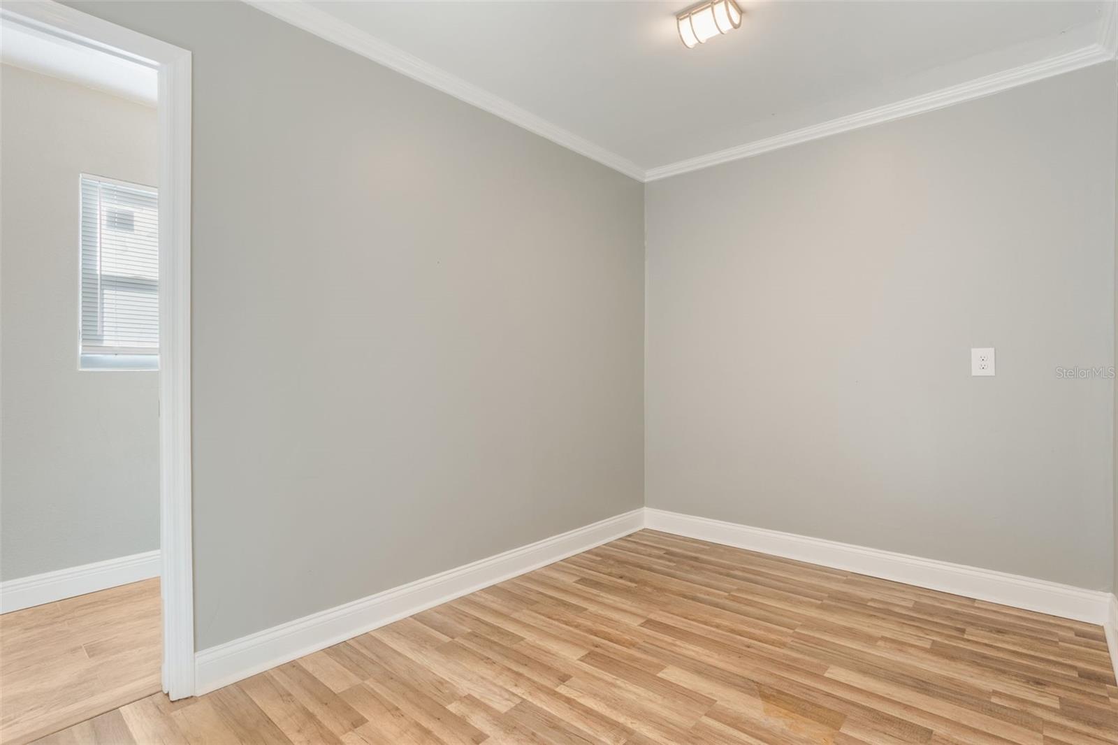 Image 23 of 43 For 421 2nd Street