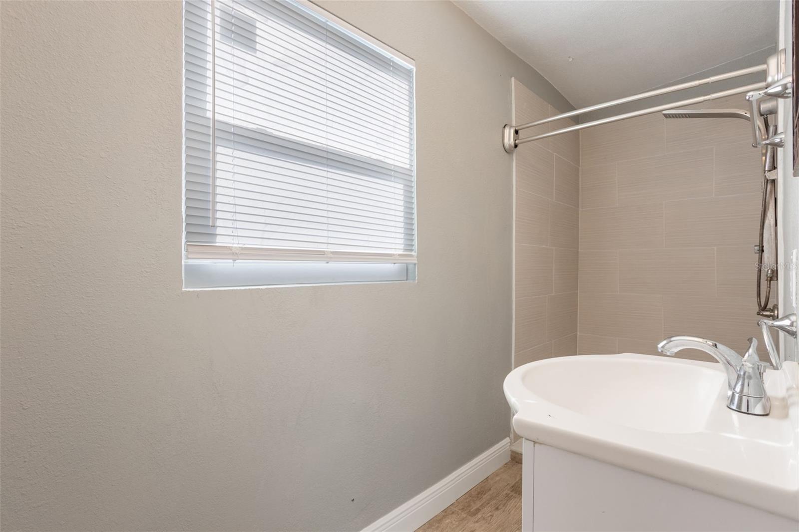 Image 25 of 43 For 421 2nd Street