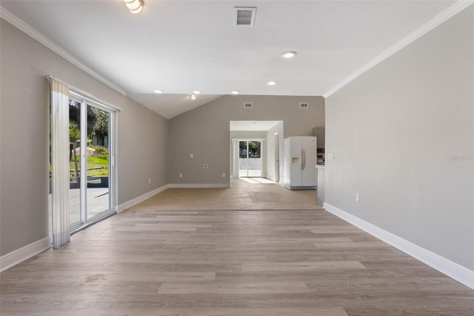 Image 9 of 43 For 421 2nd Street