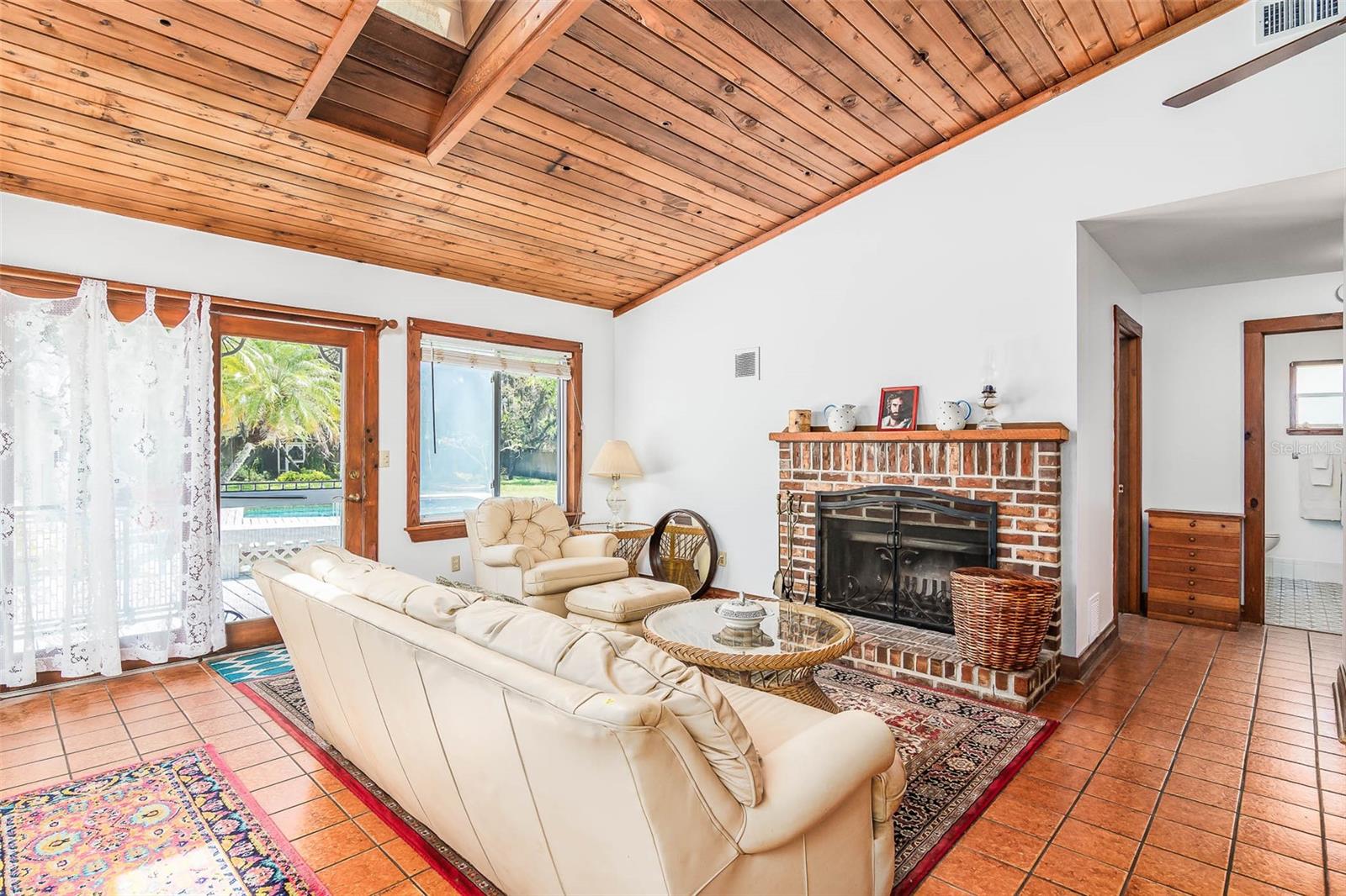Image 16 of 49 For 9959 Nicole Drive