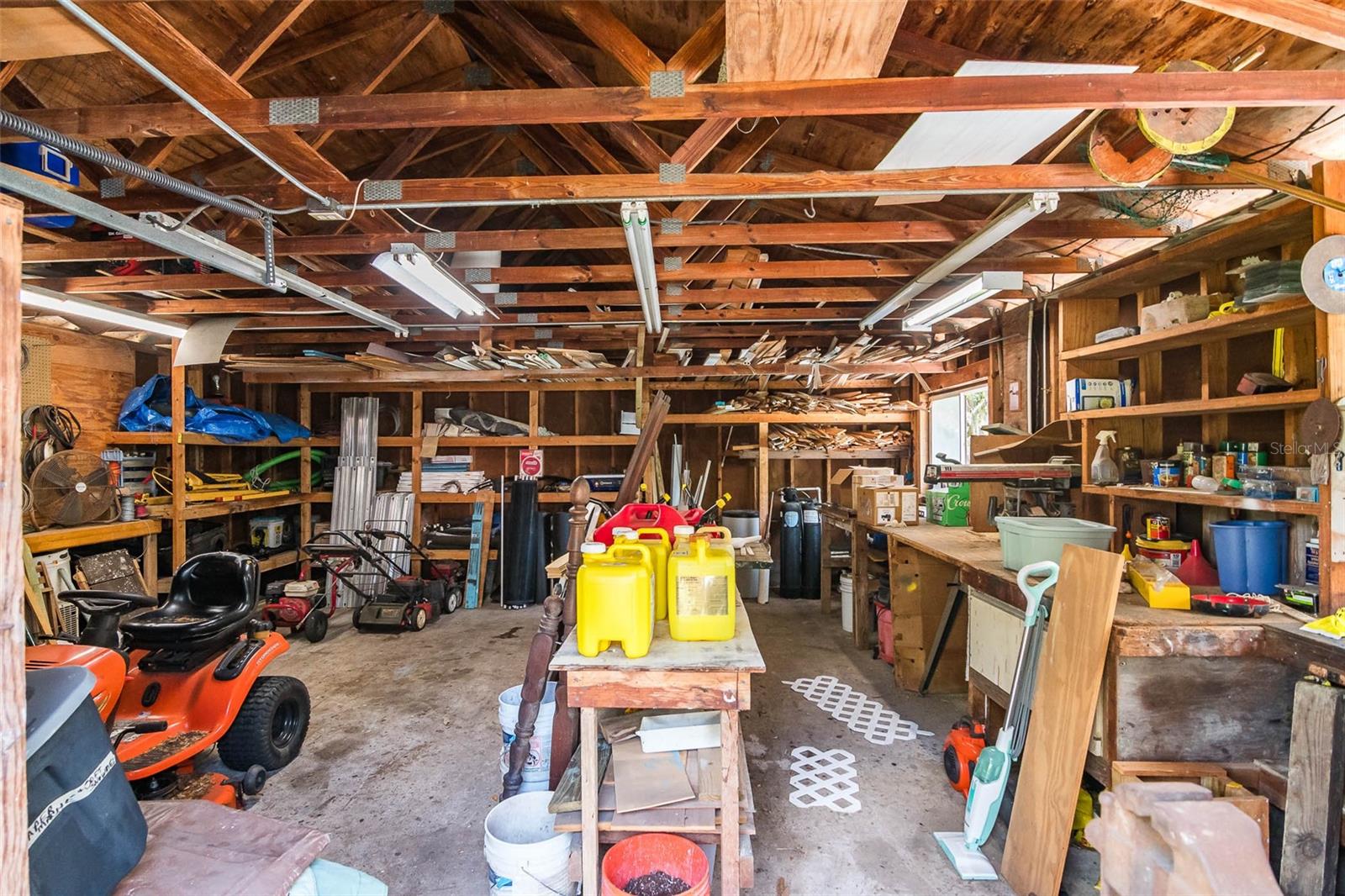 Image 33 of 49 For 9959 Nicole Drive