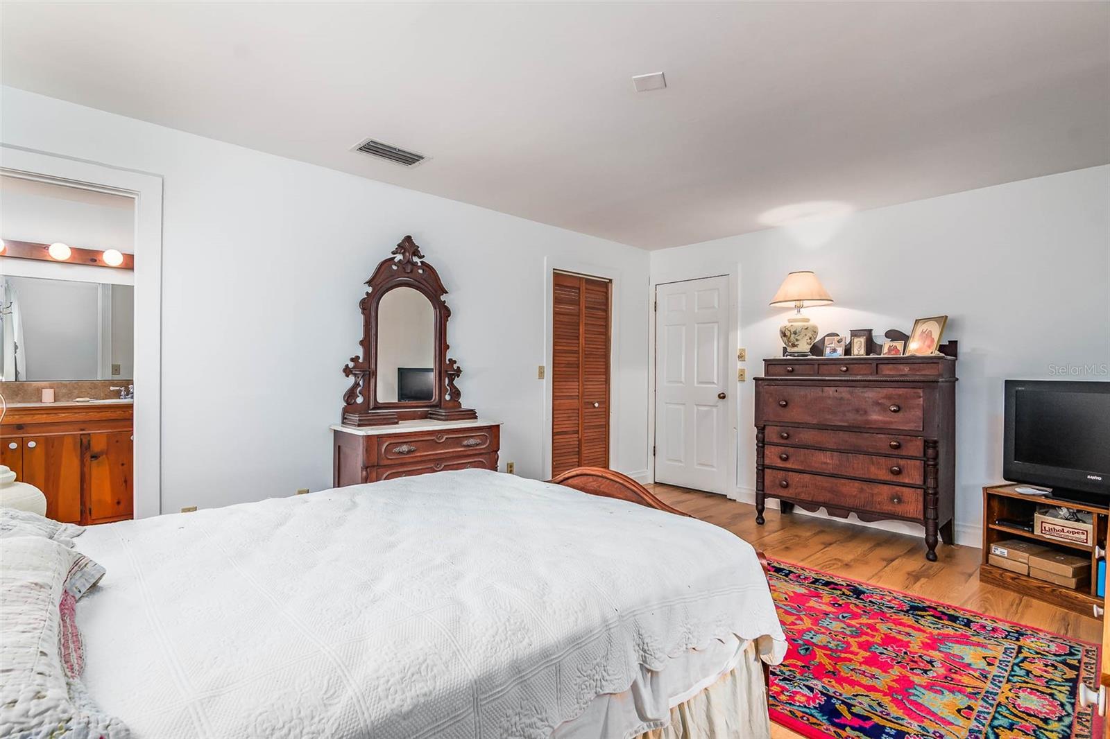 Image 8 of 49 For 9959 Nicole Drive