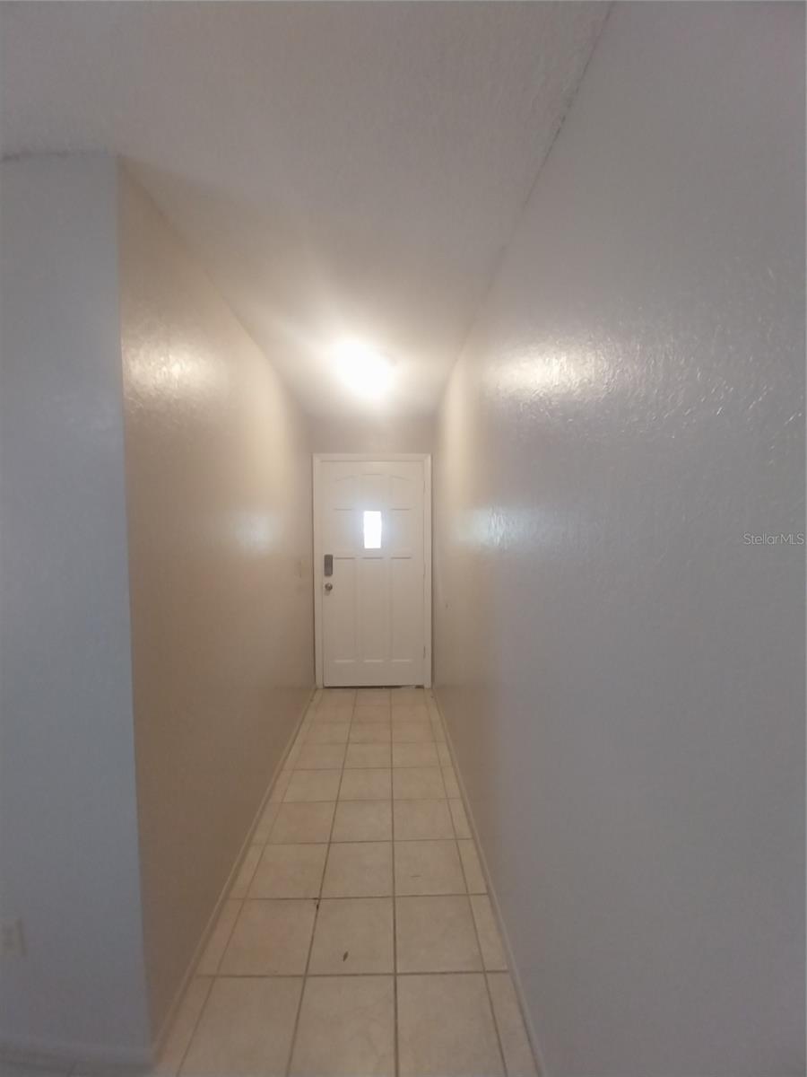 Image 4 of 14 For 25828 Pinehurst Street