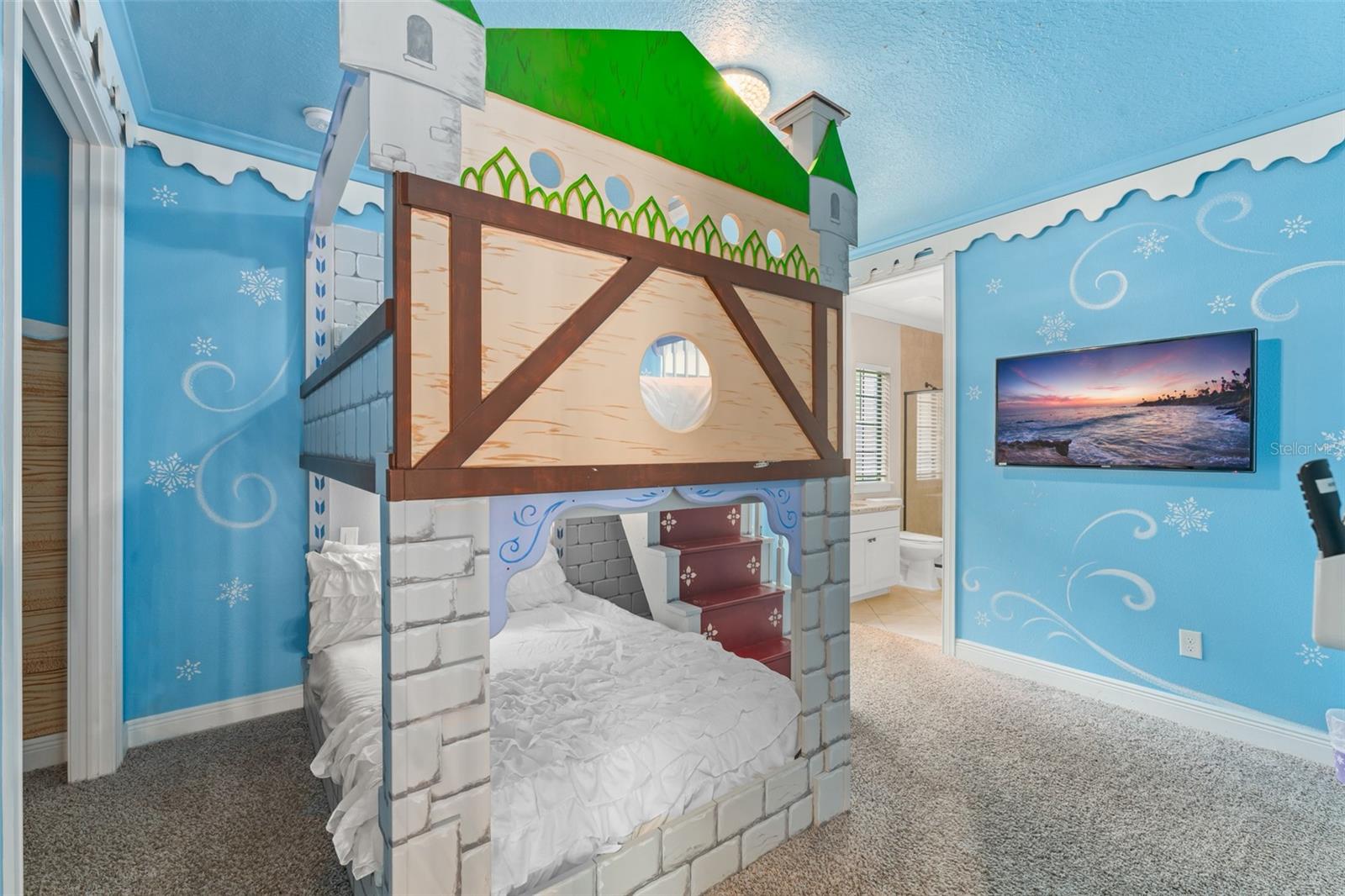 Image 32 of 62 For 717 Desert Mountain Court