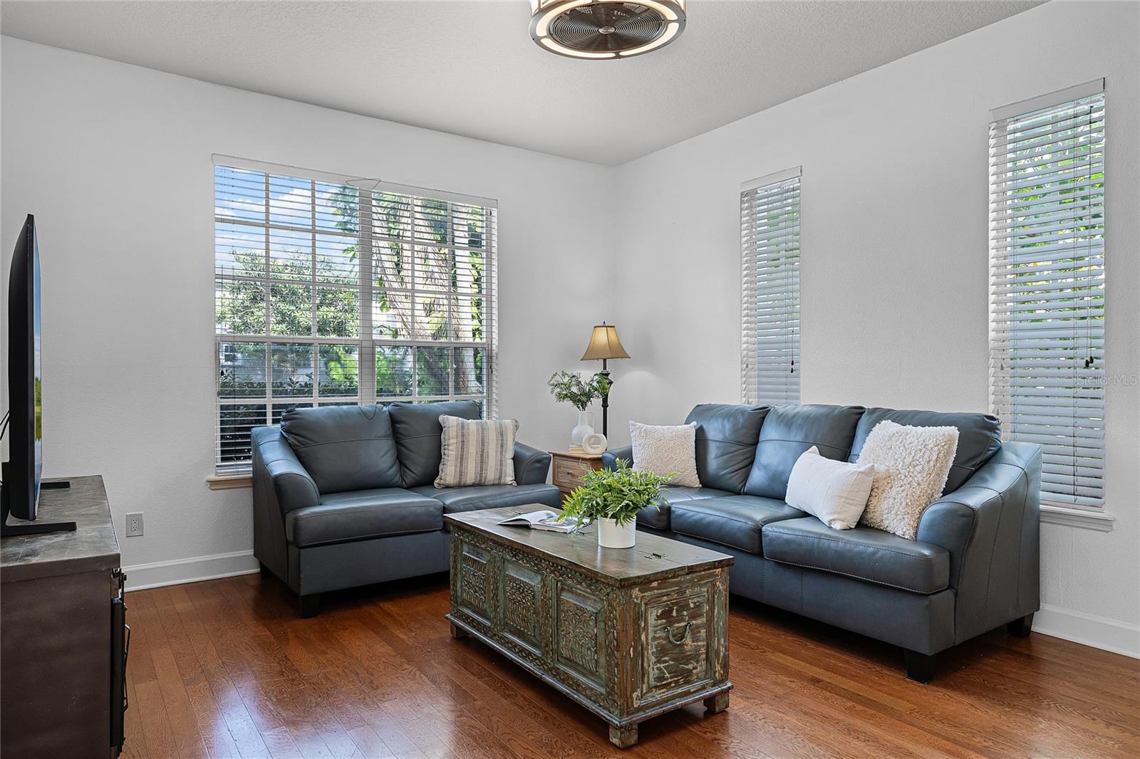 Image 8 of 43 For 2416 Formosa Avenue