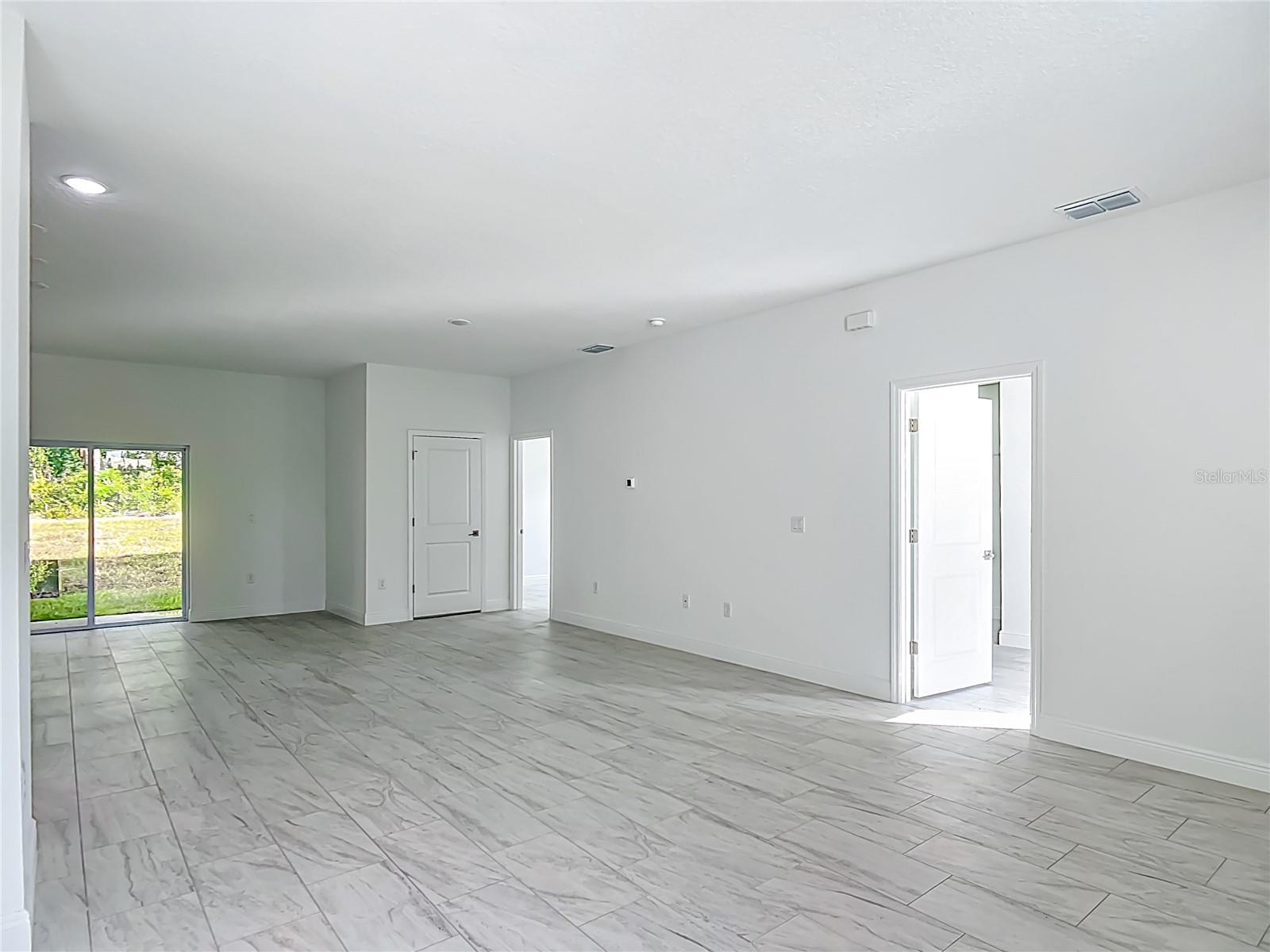 Image 14 of 44 For 5736 Claremont Drive