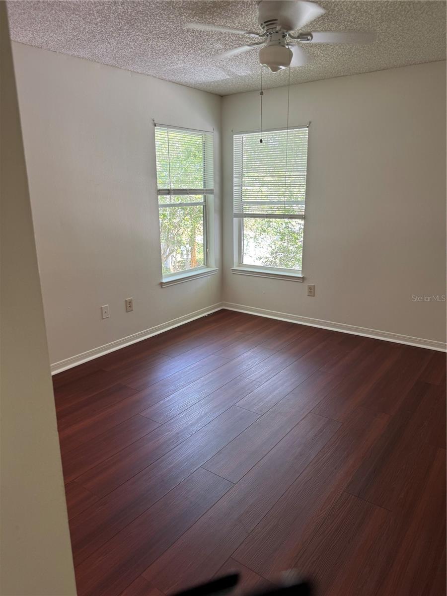 Image 10 of 29 For 2516 Grassy Point Drive 210