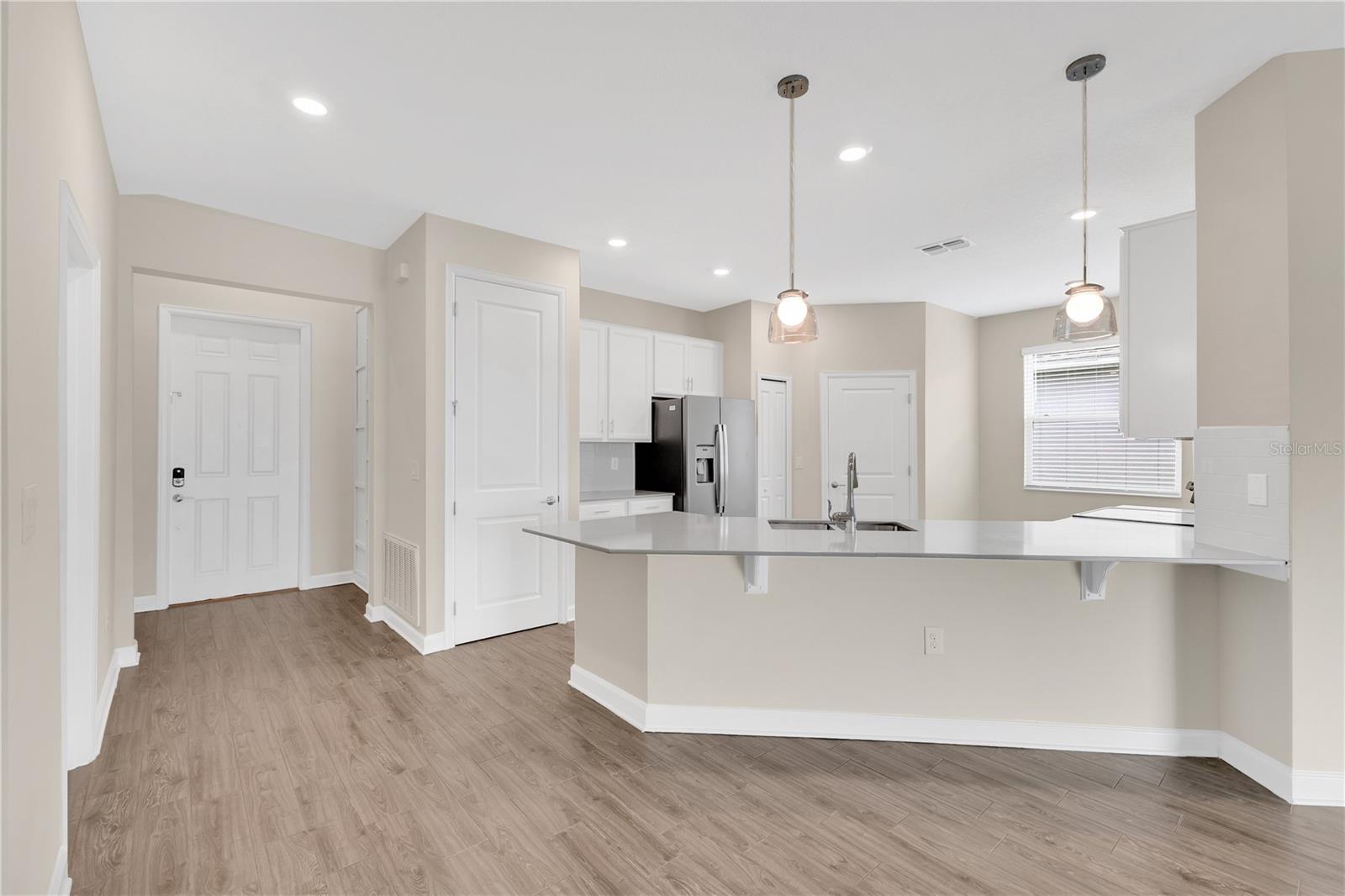 Image 4 of 39 For 272 Taft Drive