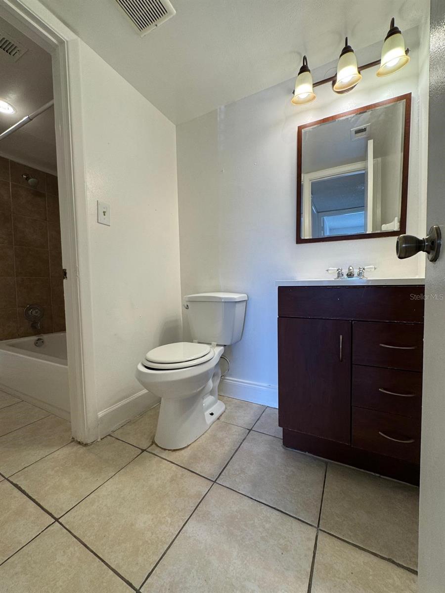 Image 8 of 19 For 1438 Holden Avenue 6