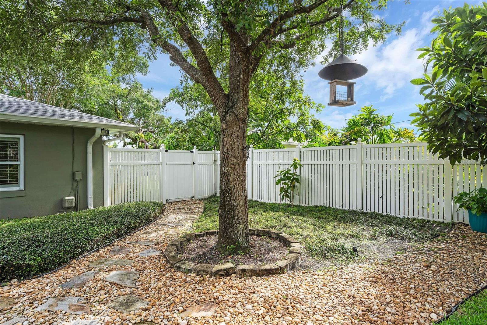 Image 36 of 39 For 2681 Palmetto Rd