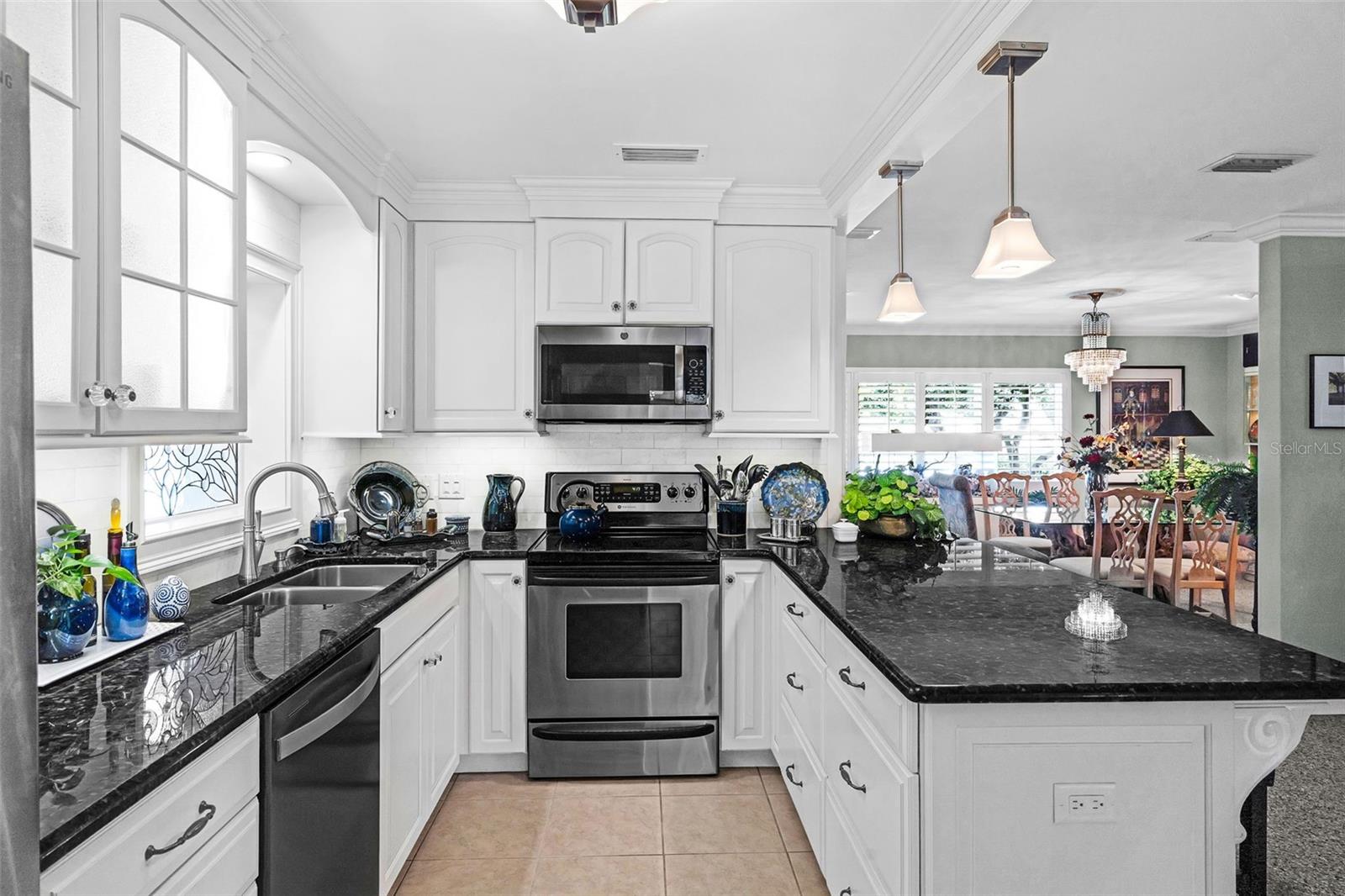 Image 9 of 35 For 2681 Palmetto Rd