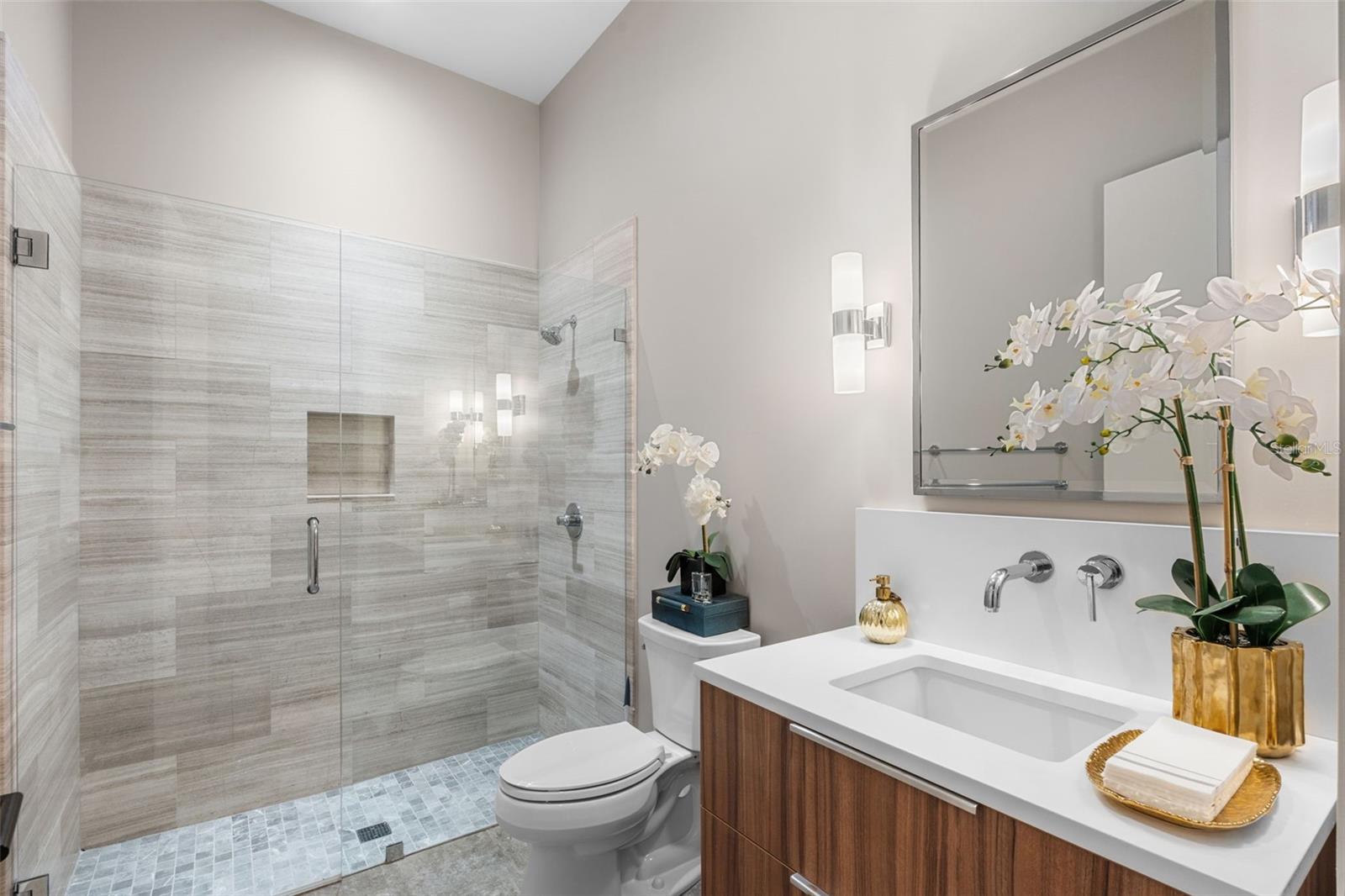 Image 29 of 74 For 1270 Arlington Place