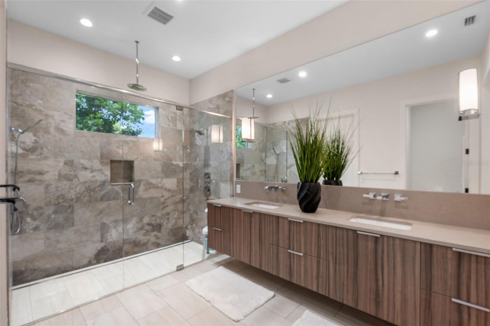 Image 48 of 74 For 1270 Arlington Place