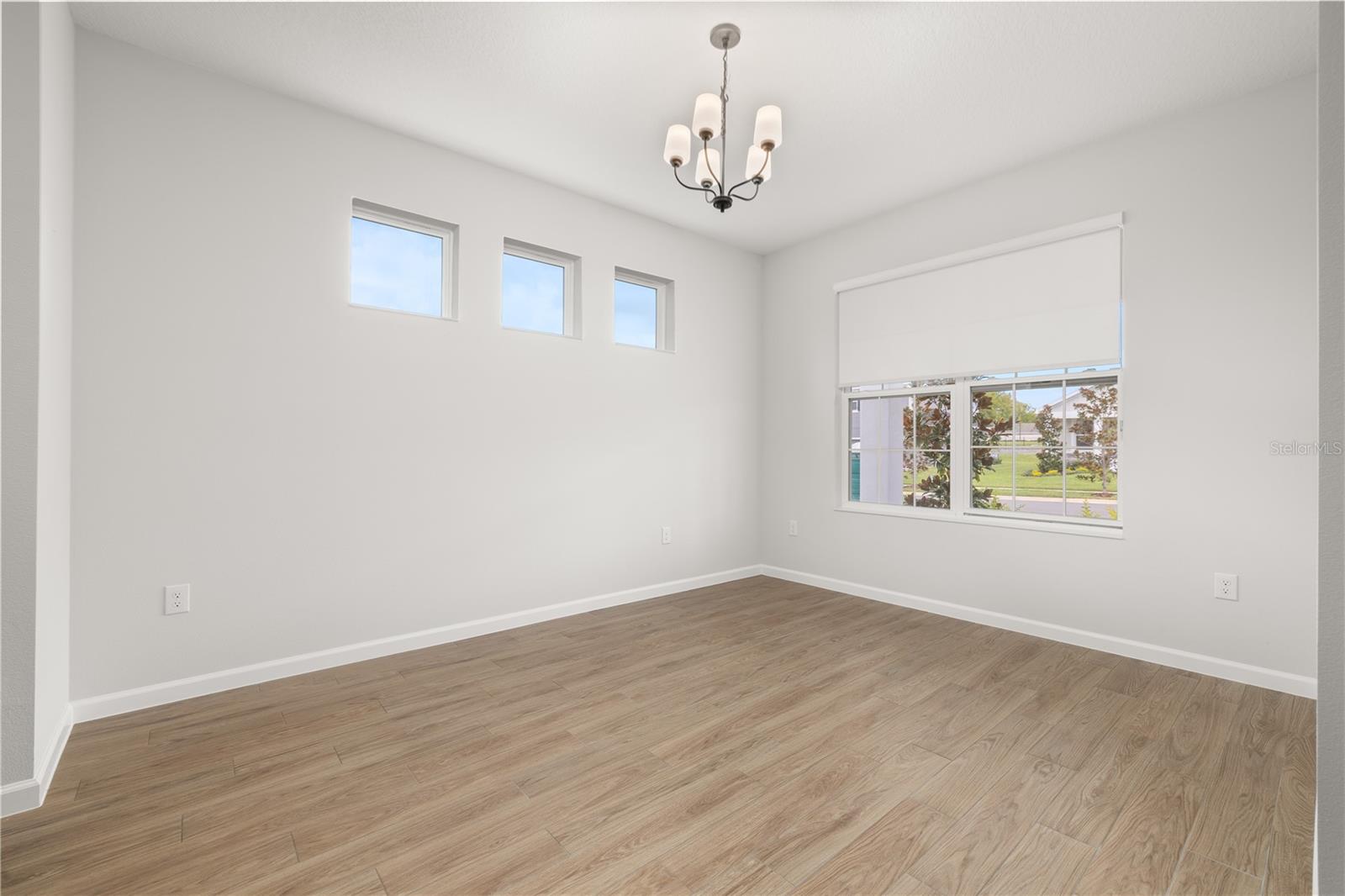 Image 16 of 76 For 3228 Roseville Drive