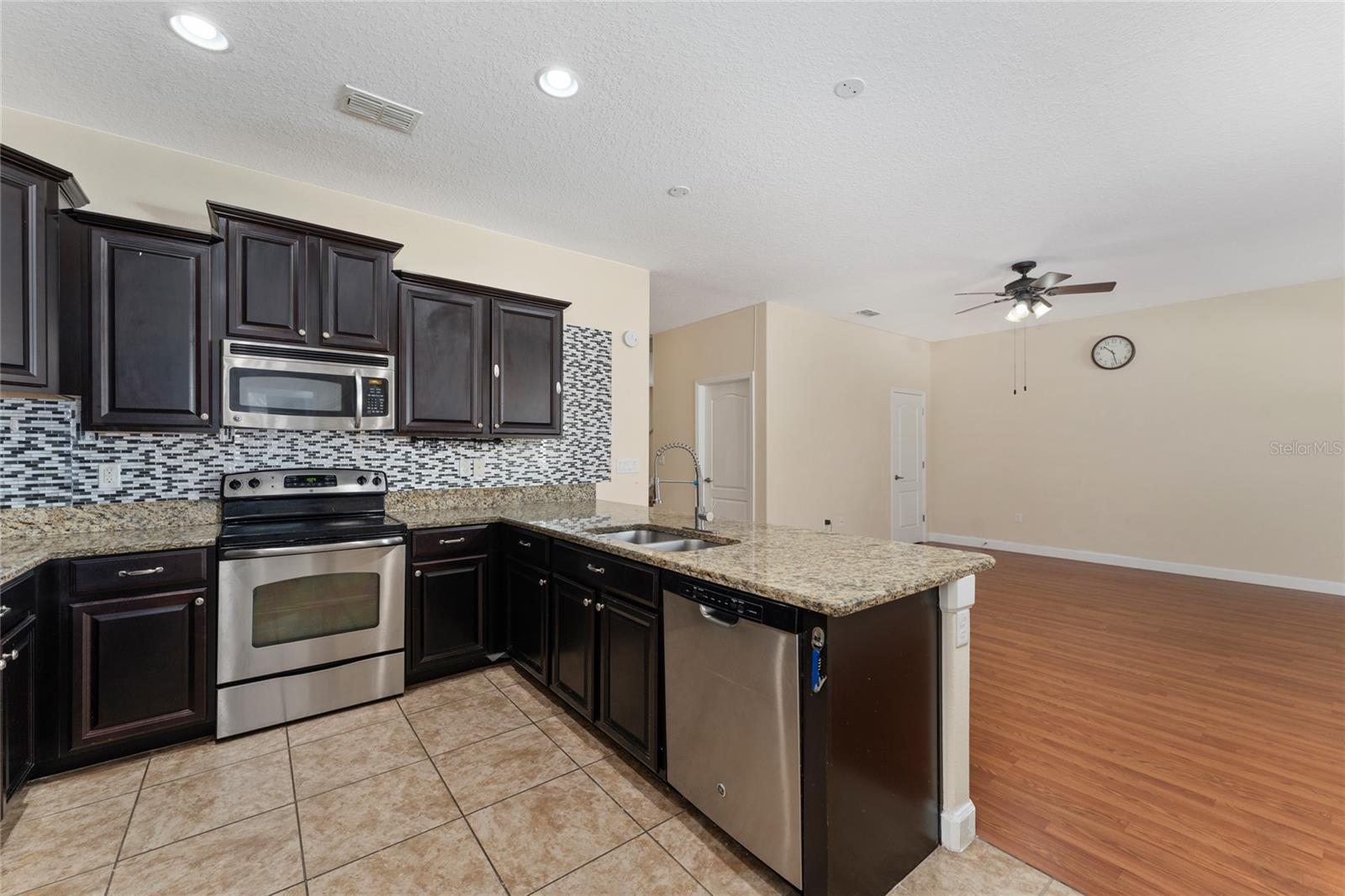 Image 21 of 41 For 1355 Vasey Road