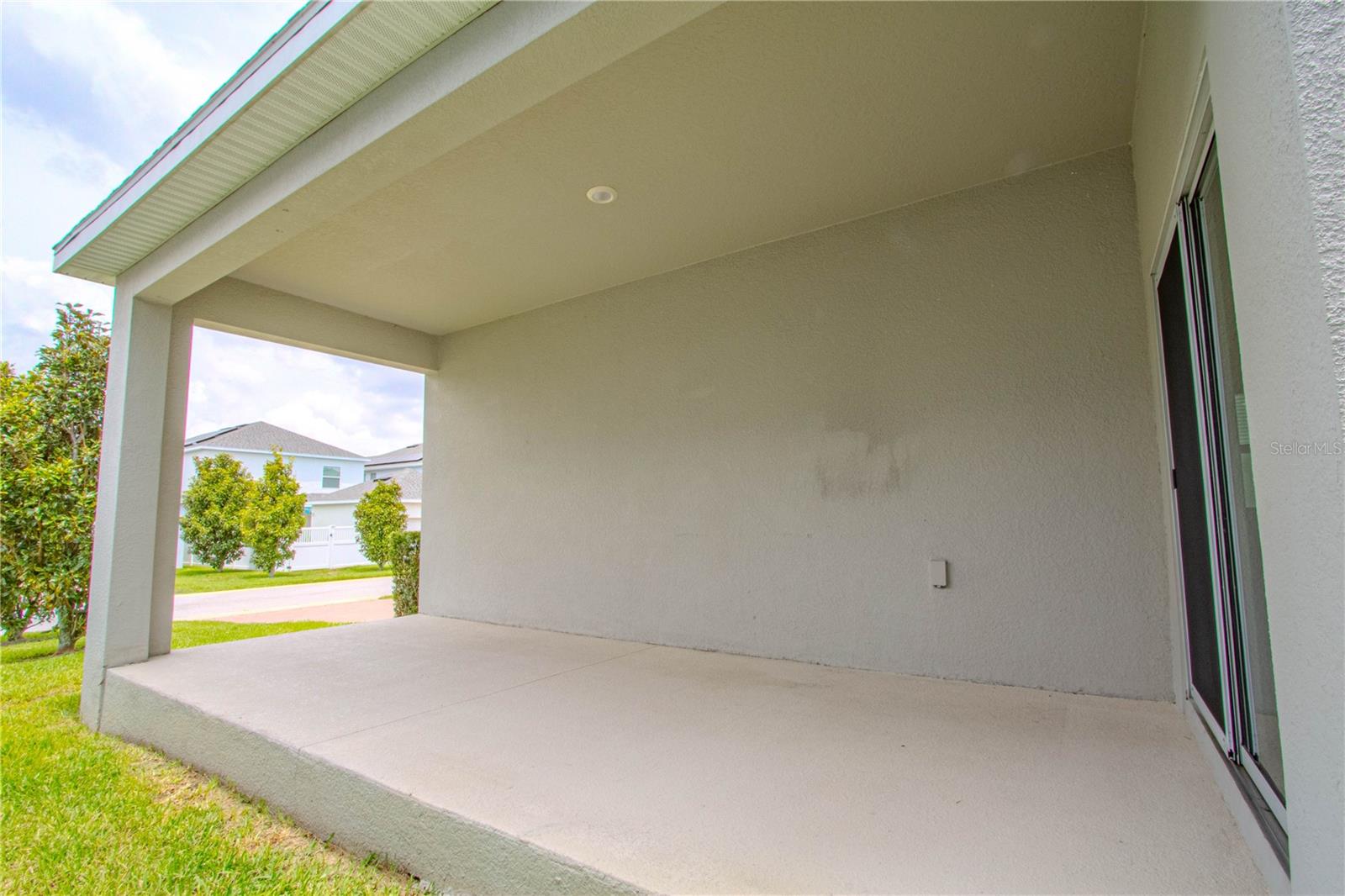 Image 16 of 29 For 7524 Summerlake Groves Street