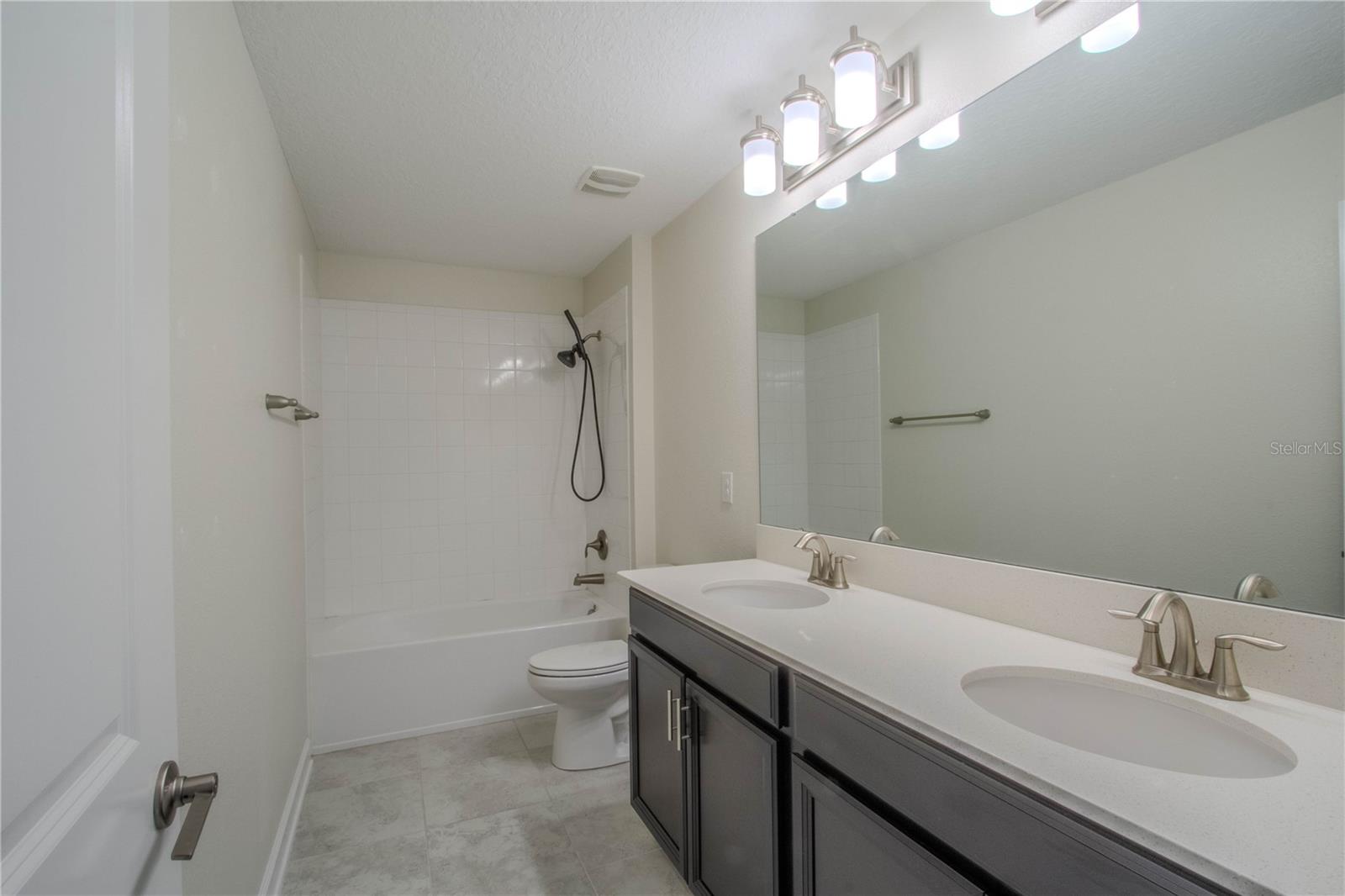 Image 21 of 29 For 7524 Summerlake Groves Street