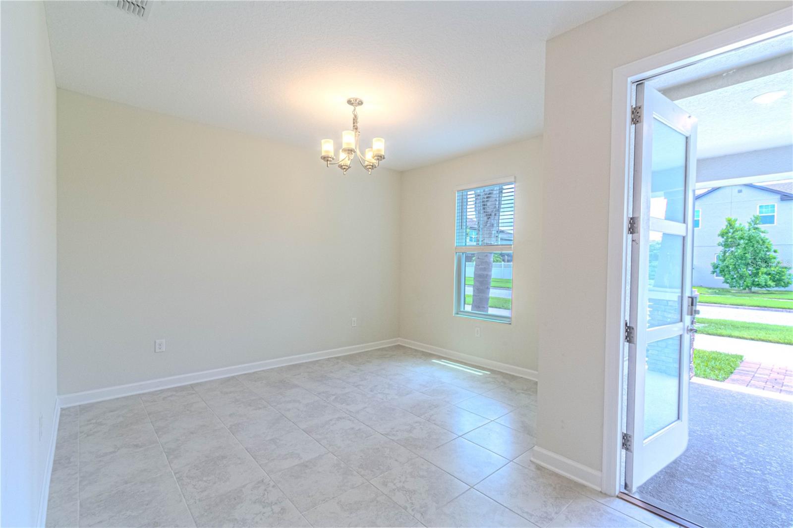 Image 4 of 29 For 7524 Summerlake Groves Street