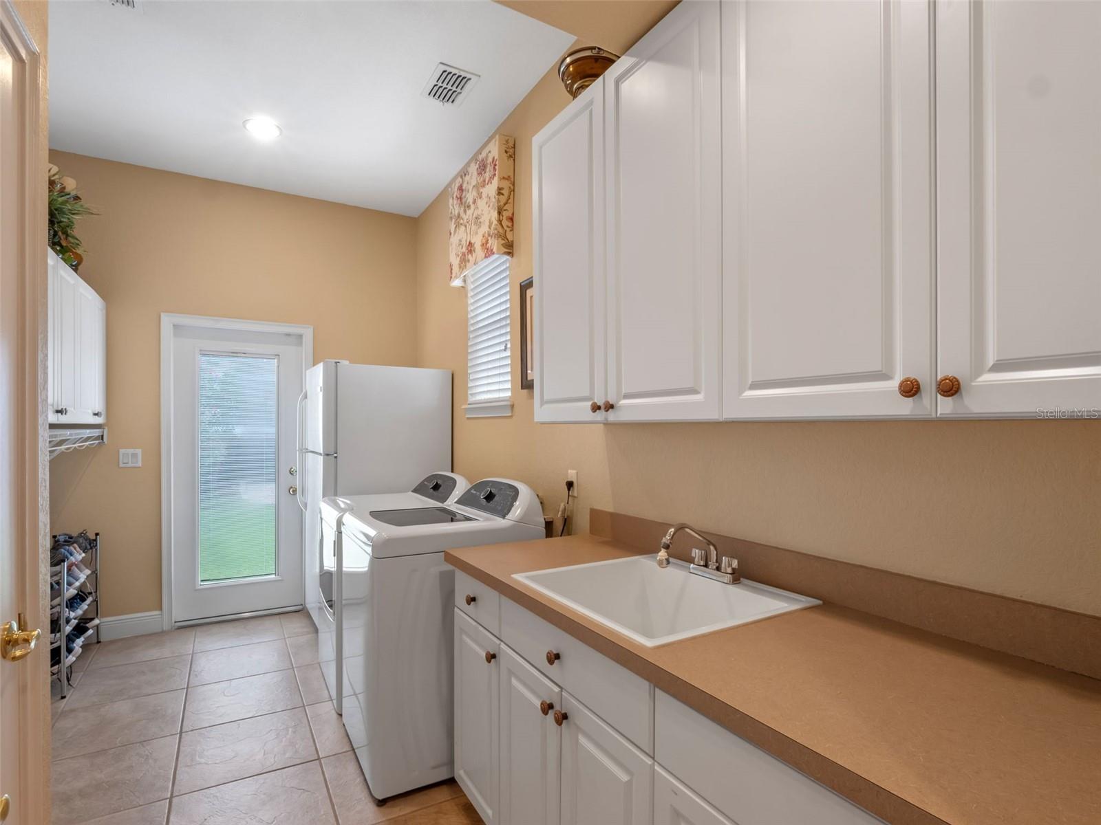 Image 31 of 48 For 8974 Grey Hawk Point