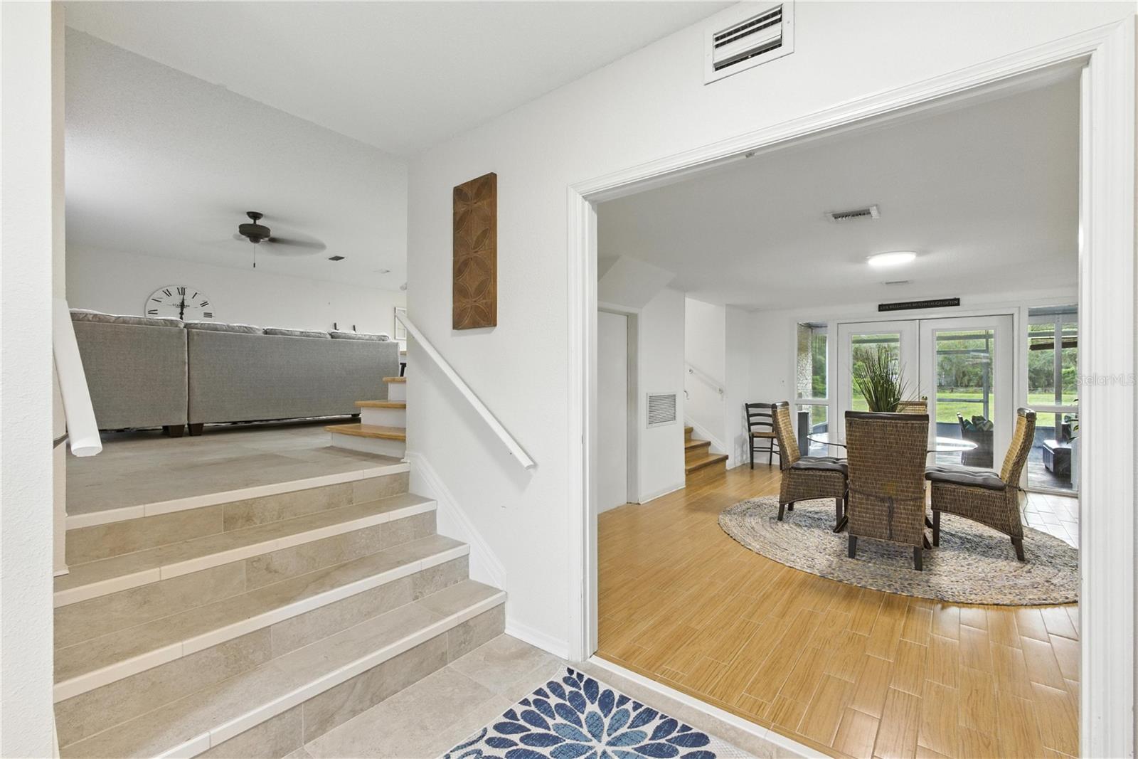 Image 4 of 75 For 560 Ora Dell Avenue
