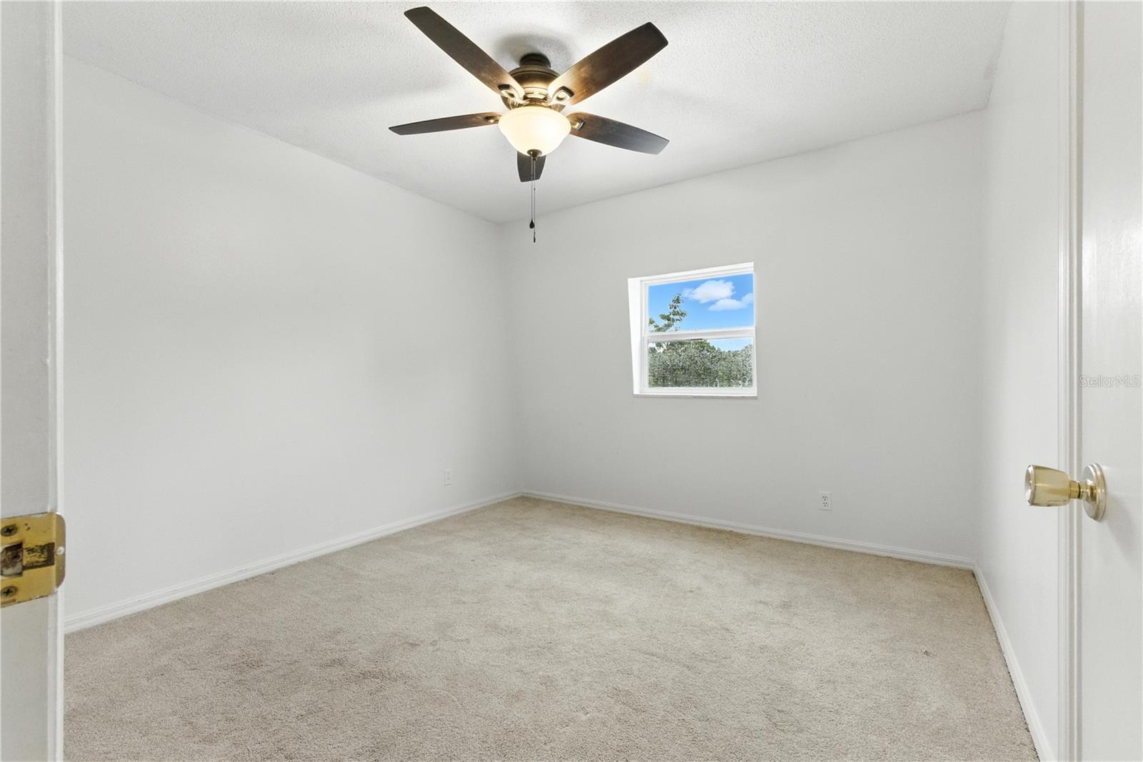 Image 45 of 75 For 560 Ora Dell Avenue