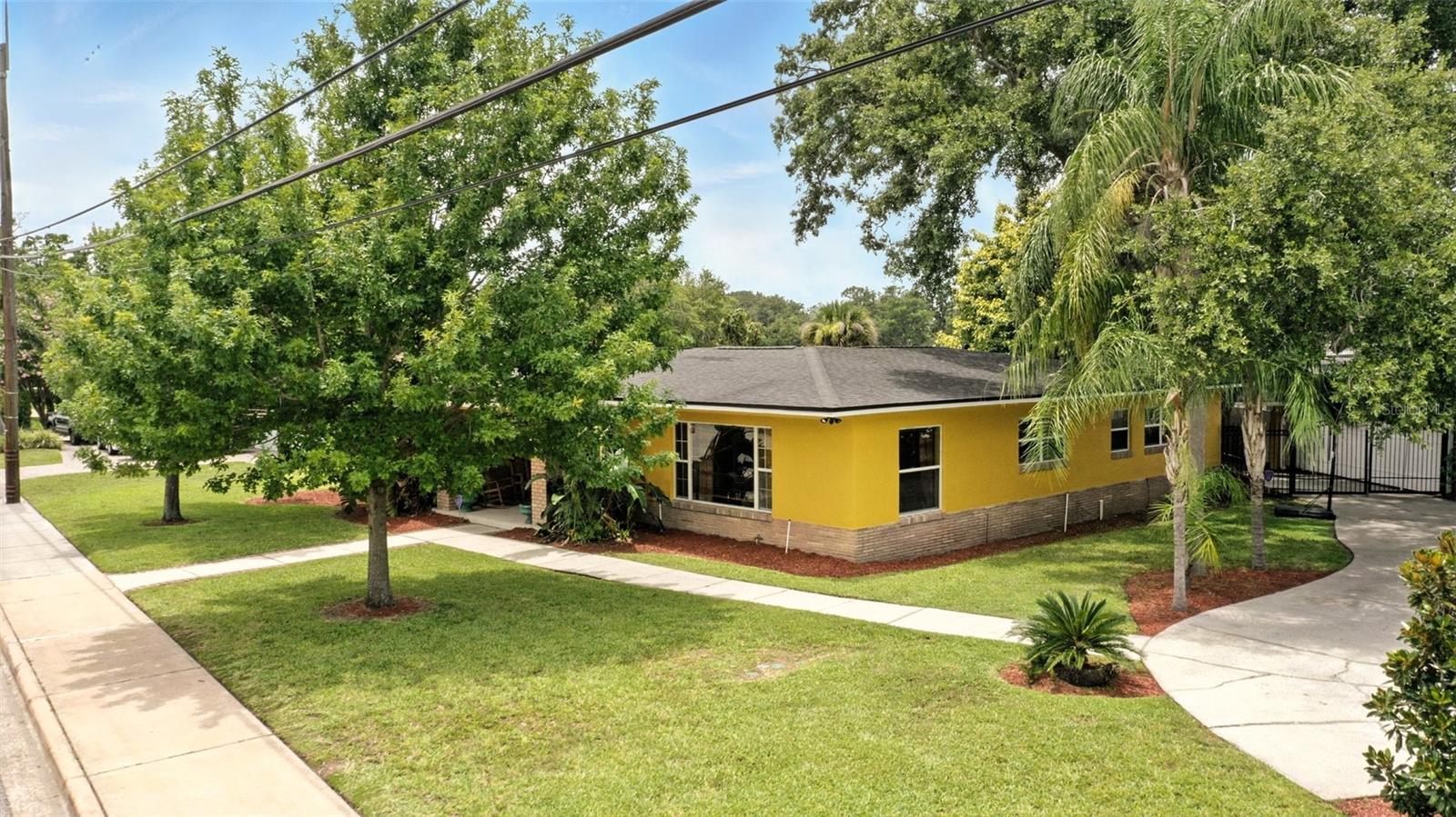 Image 6 of 65 For 1321 Maury Road
